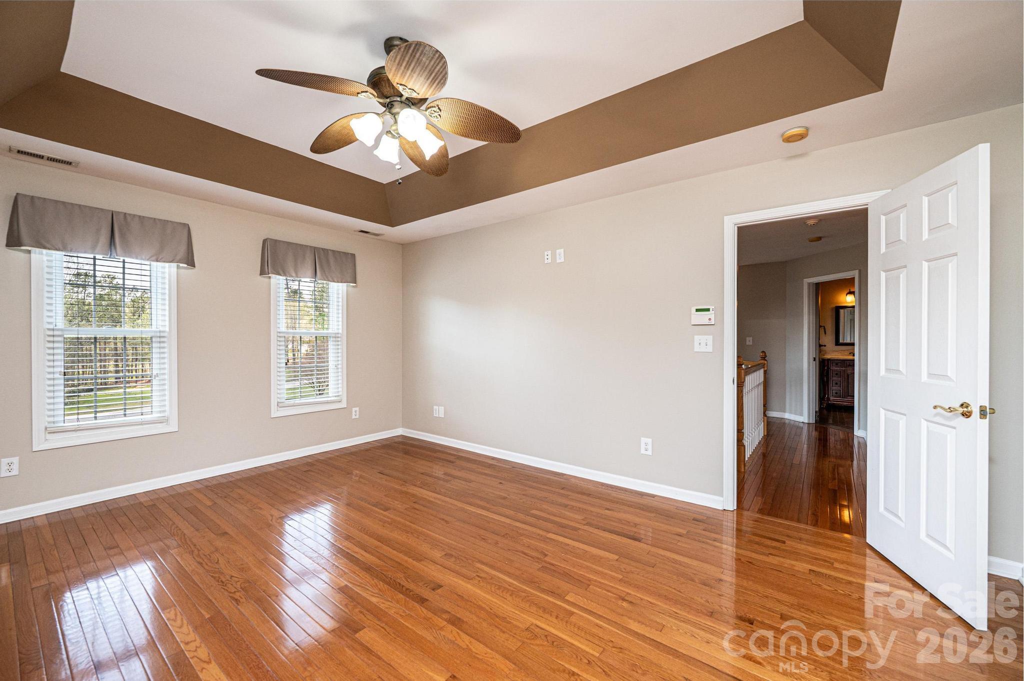 4726 Crystal Falls Avenue — Hickory