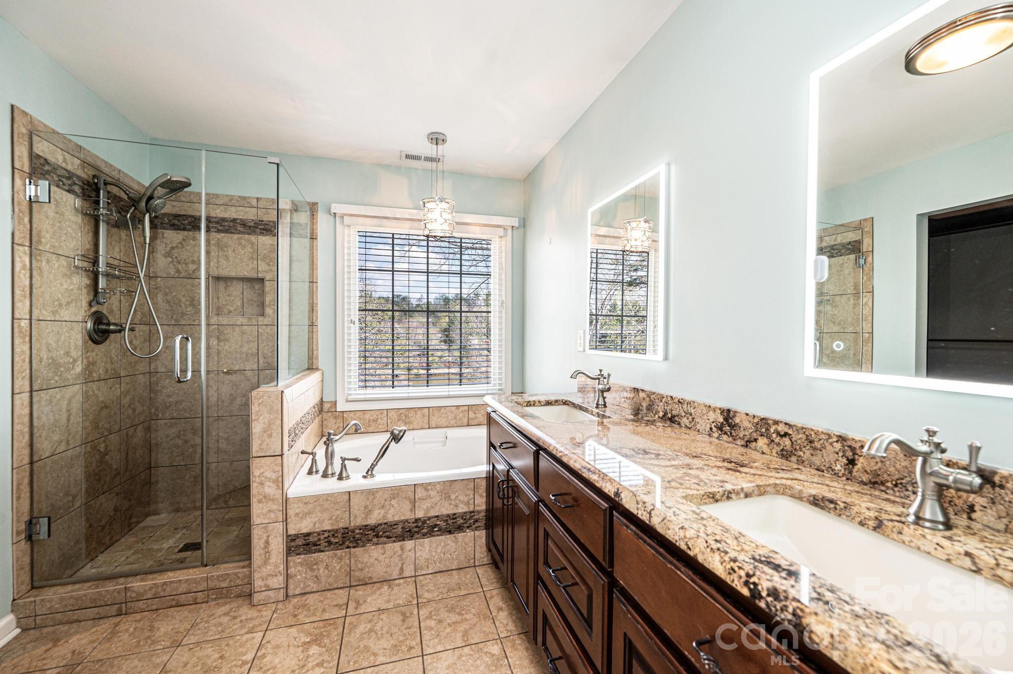 4726 Crystal Falls Avenue — Hickory