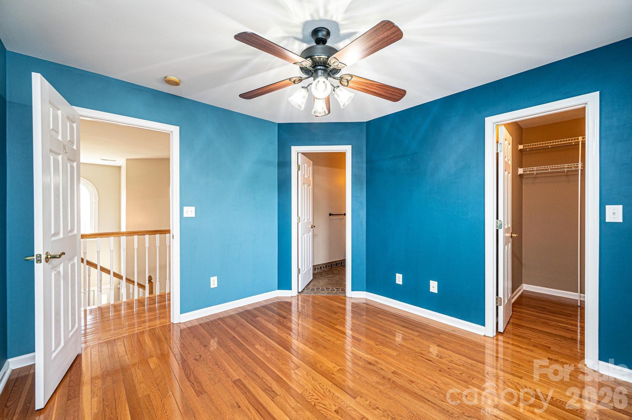 4726 Crystal Falls Avenue — Hickory