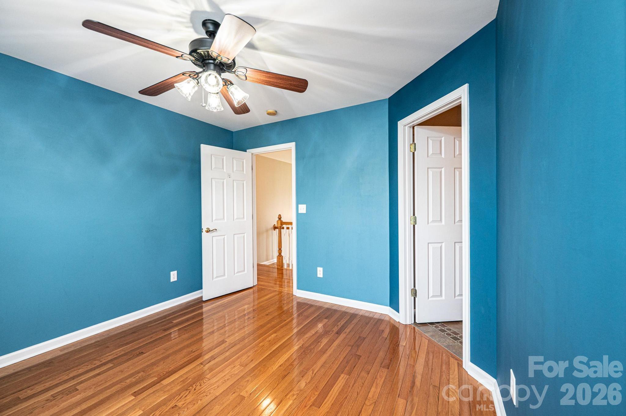 4726 Crystal Falls Avenue — Hickory