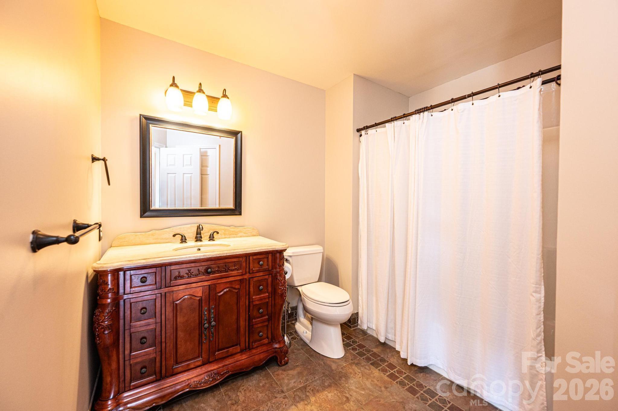 4726 Crystal Falls Avenue — Hickory