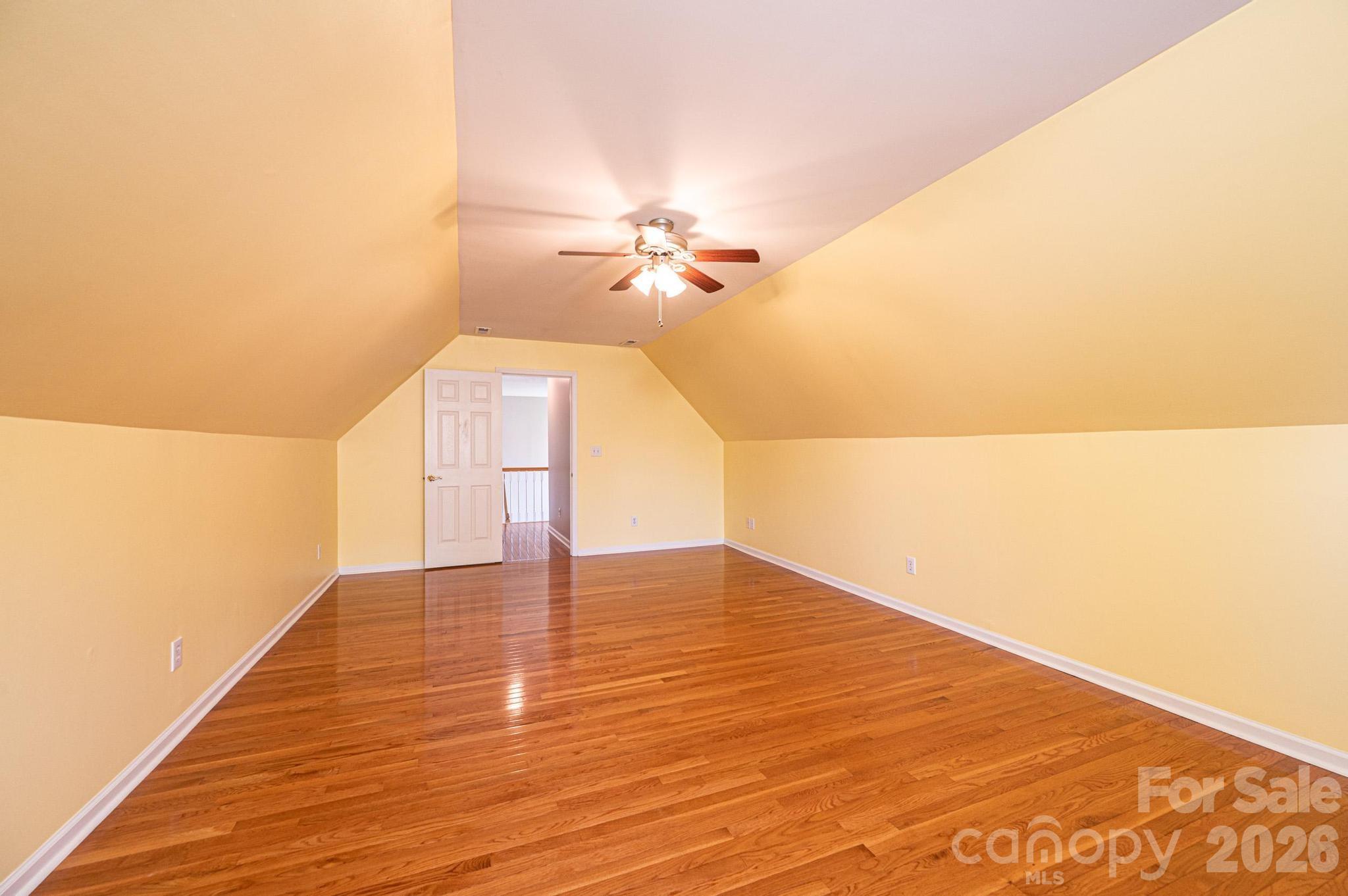 4726 Crystal Falls Avenue — Hickory