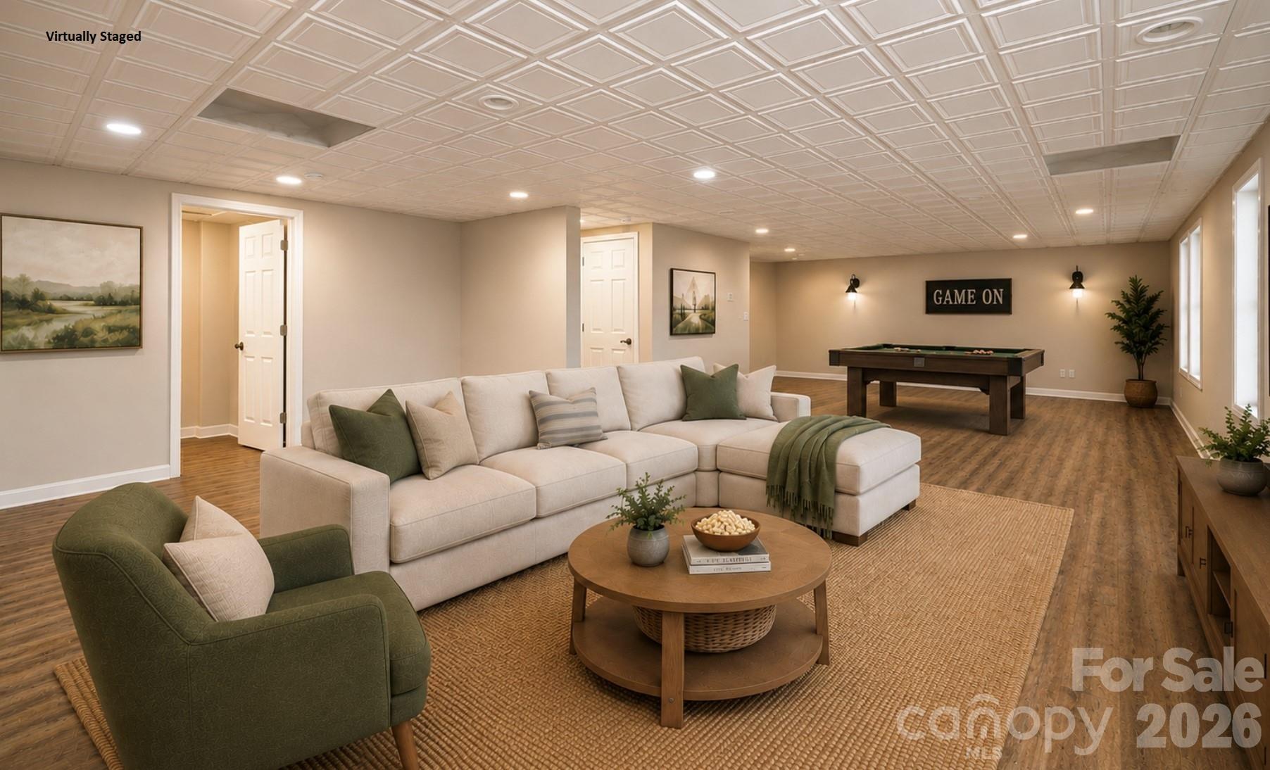 4726 Crystal Falls Avenue — Hickory