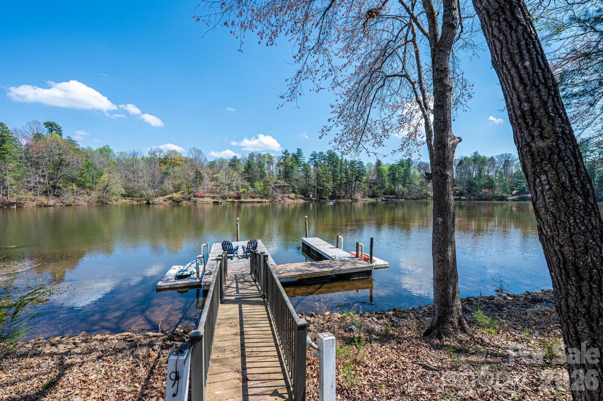 4726 Crystal Falls Avenue — Hickory