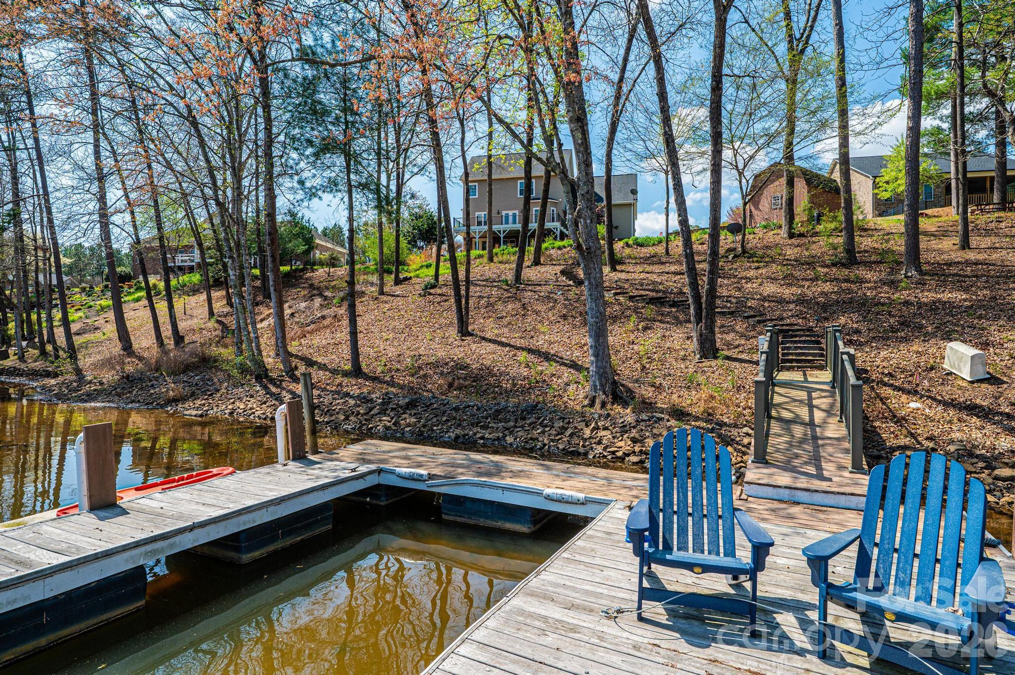 4726 Crystal Falls Avenue — Hickory