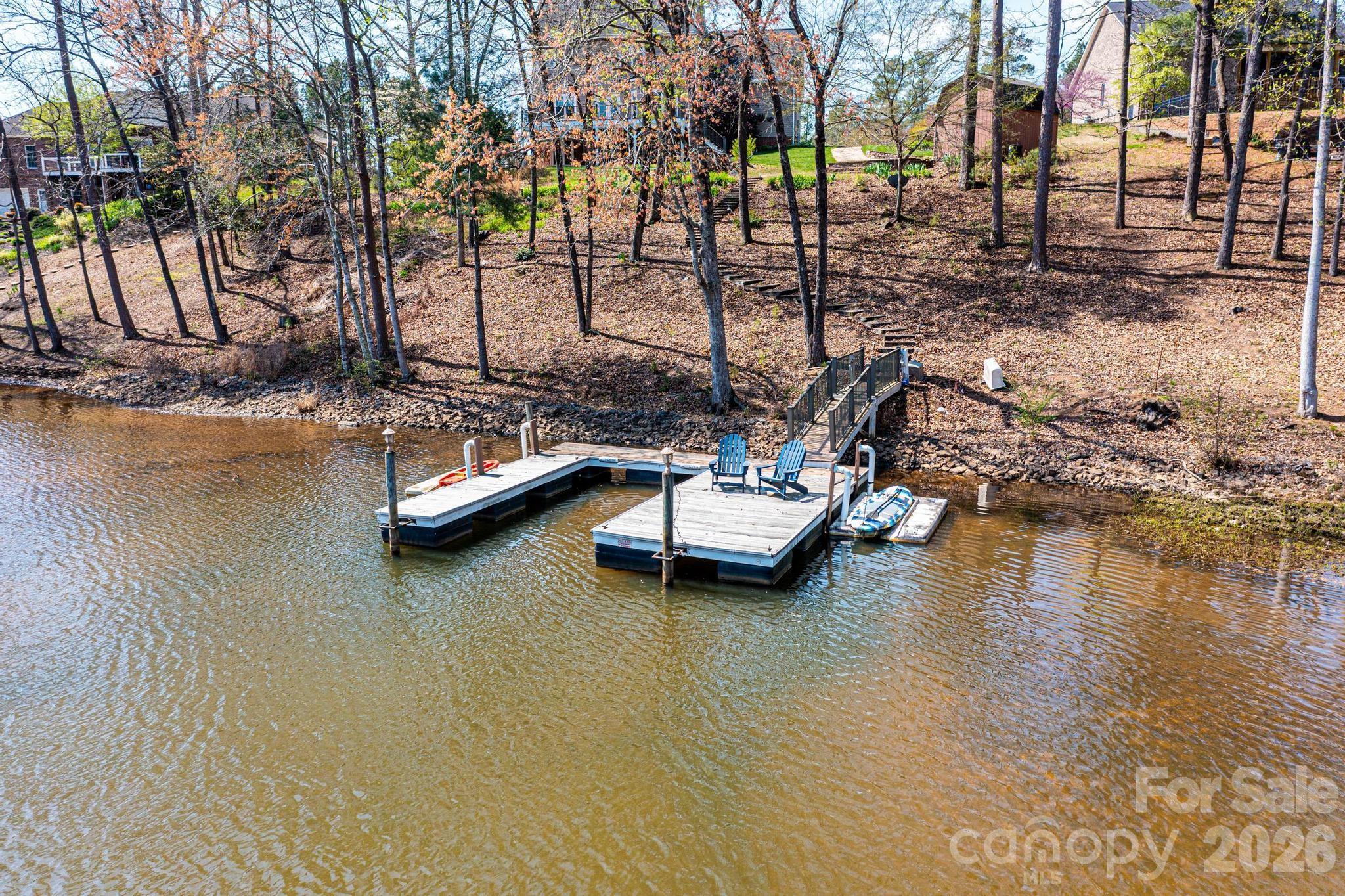 4726 Crystal Falls Avenue — Hickory