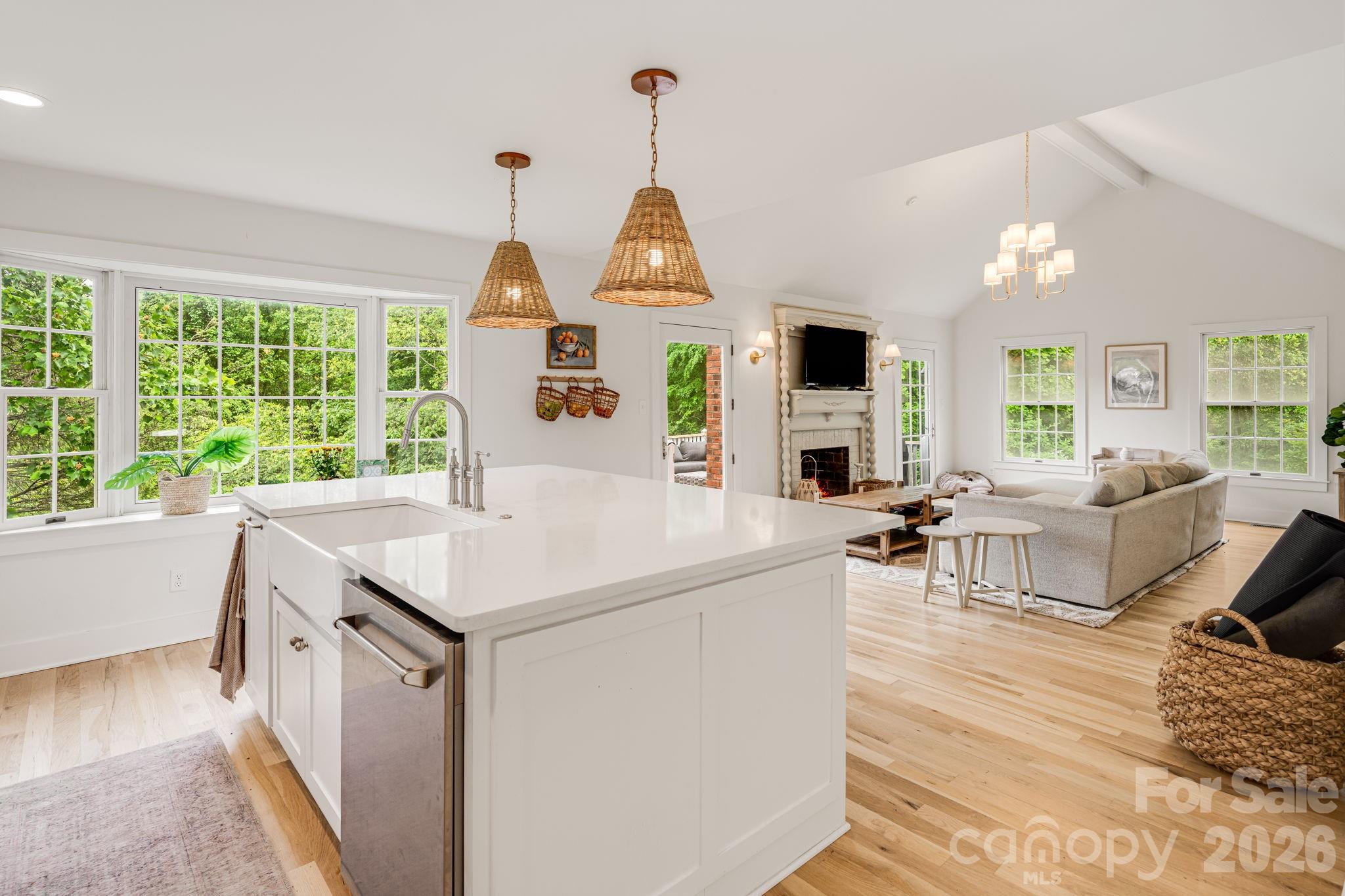 92 Rose Hill Road — Asheville