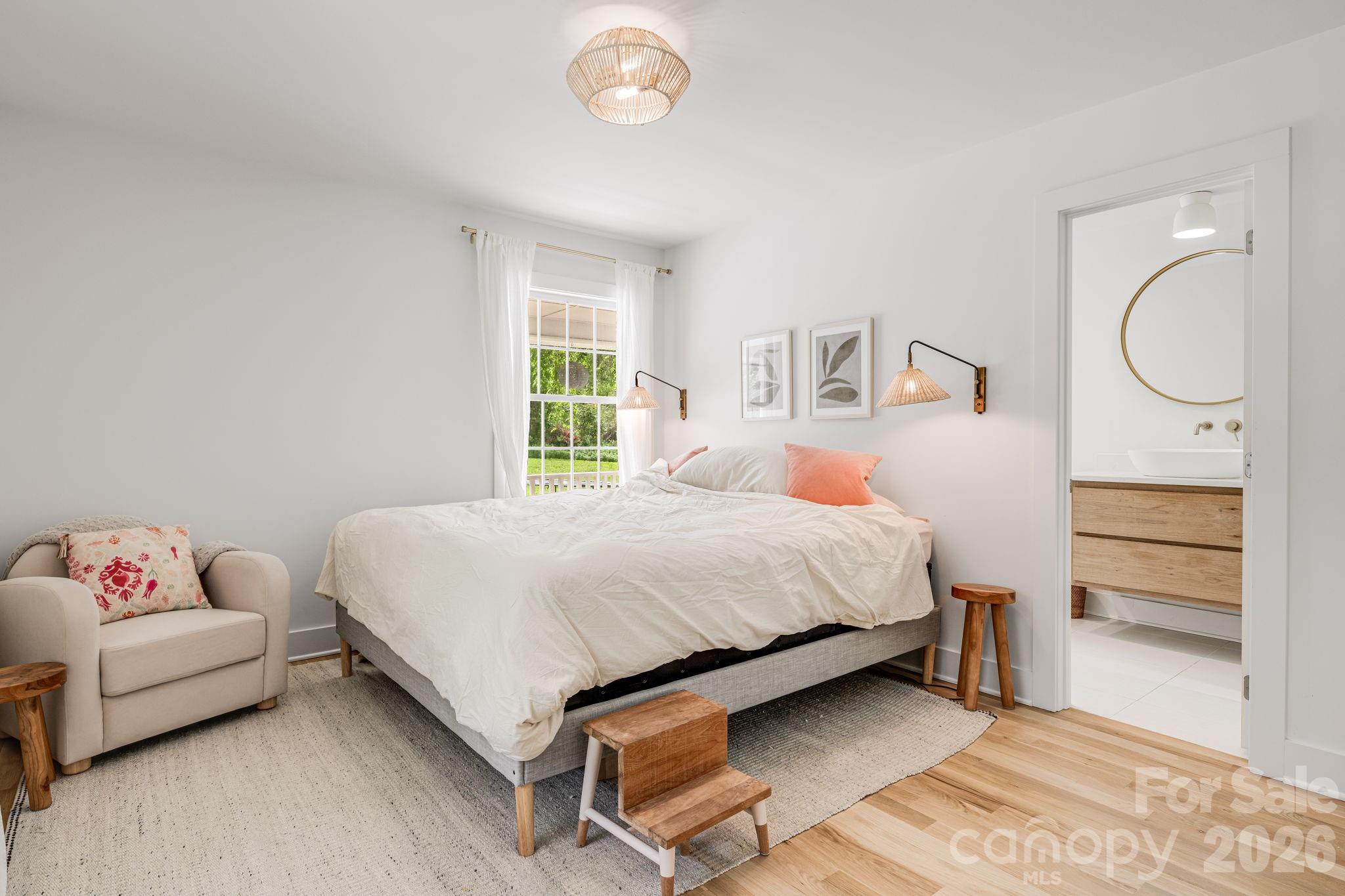 92 Rose Hill Road — Asheville
