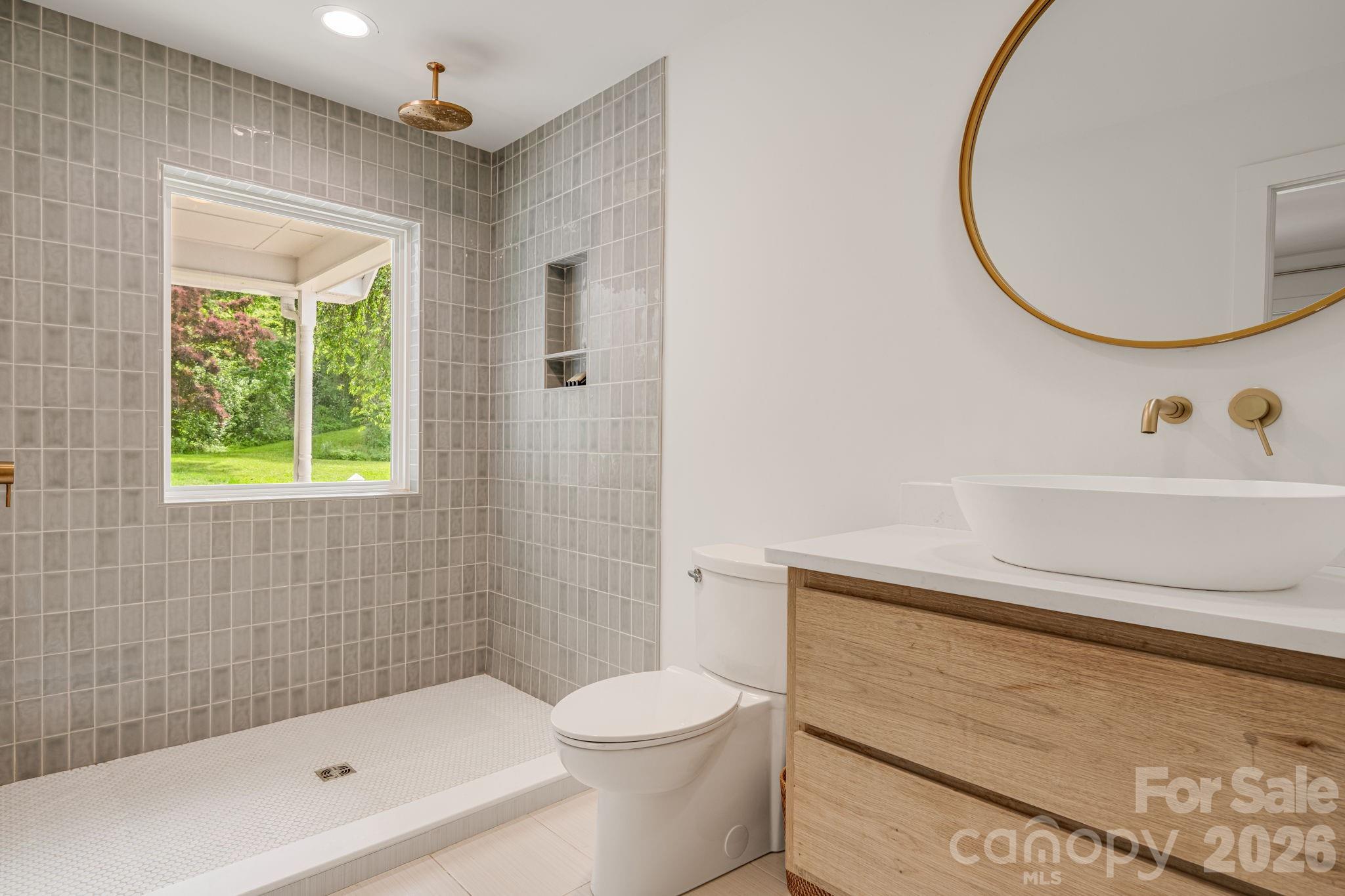 92 Rose Hill Road — Asheville