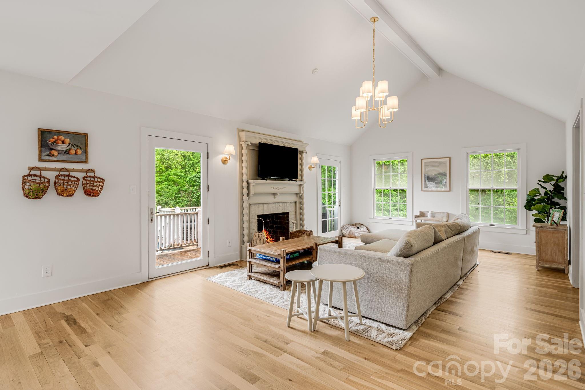 92 Rose Hill Road — Asheville