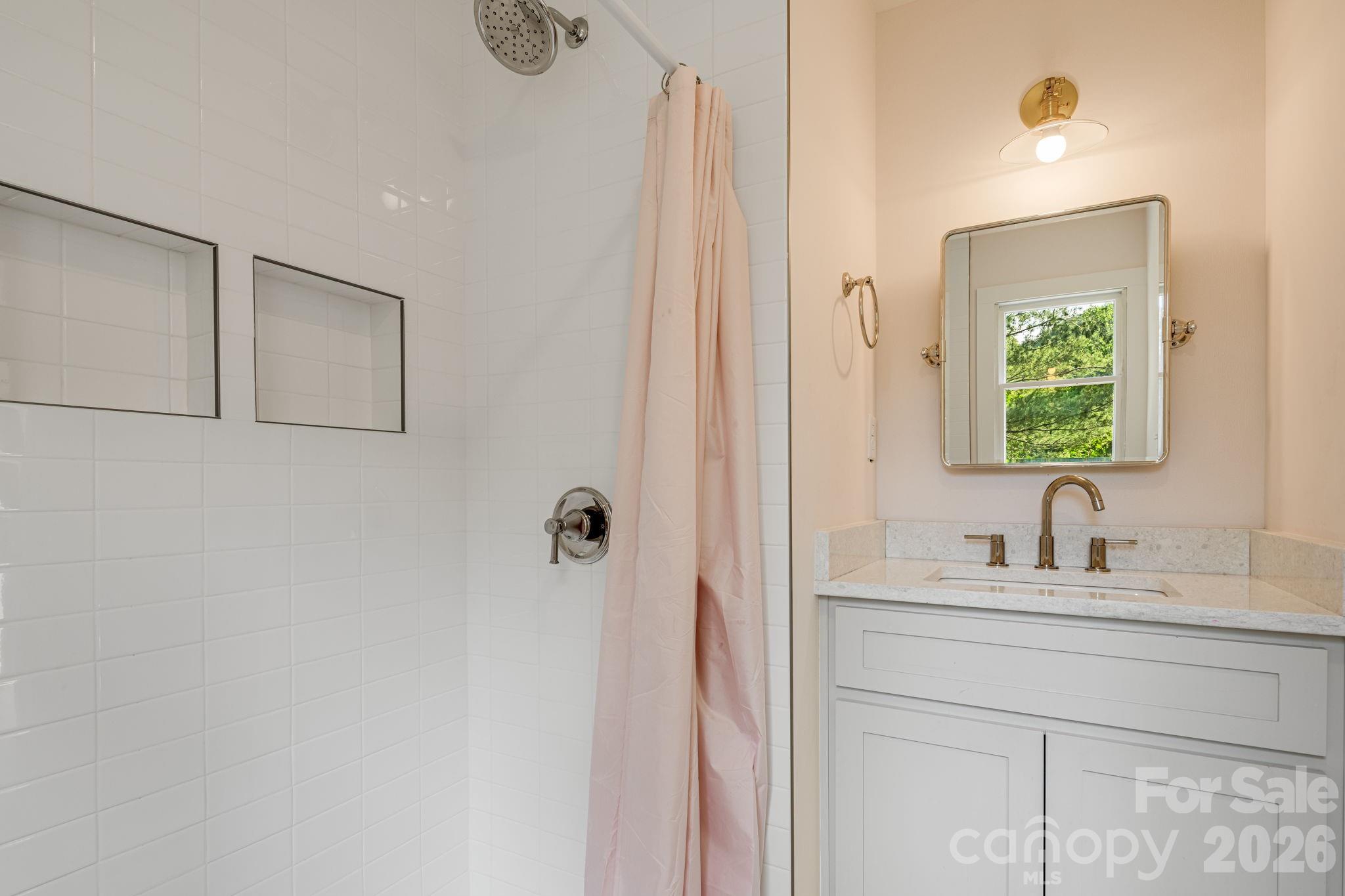 92 Rose Hill Road — Asheville