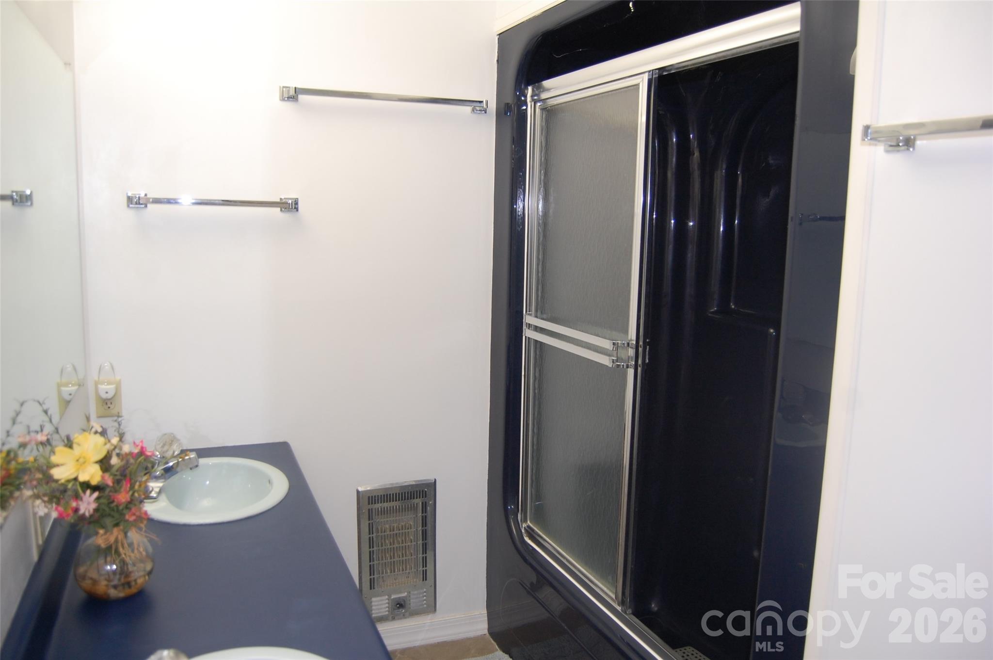 114 Lady Slipper Loop — Newland