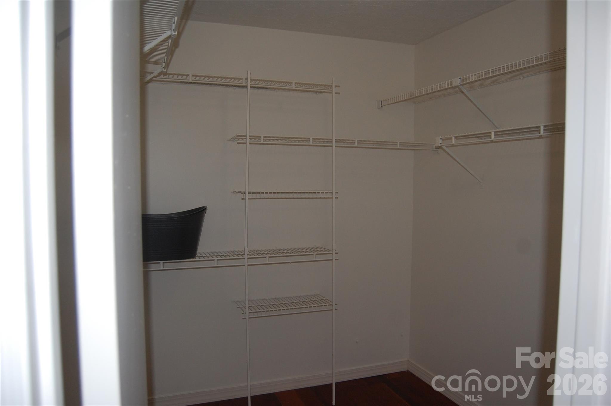 114 Lady Slipper Loop — Newland