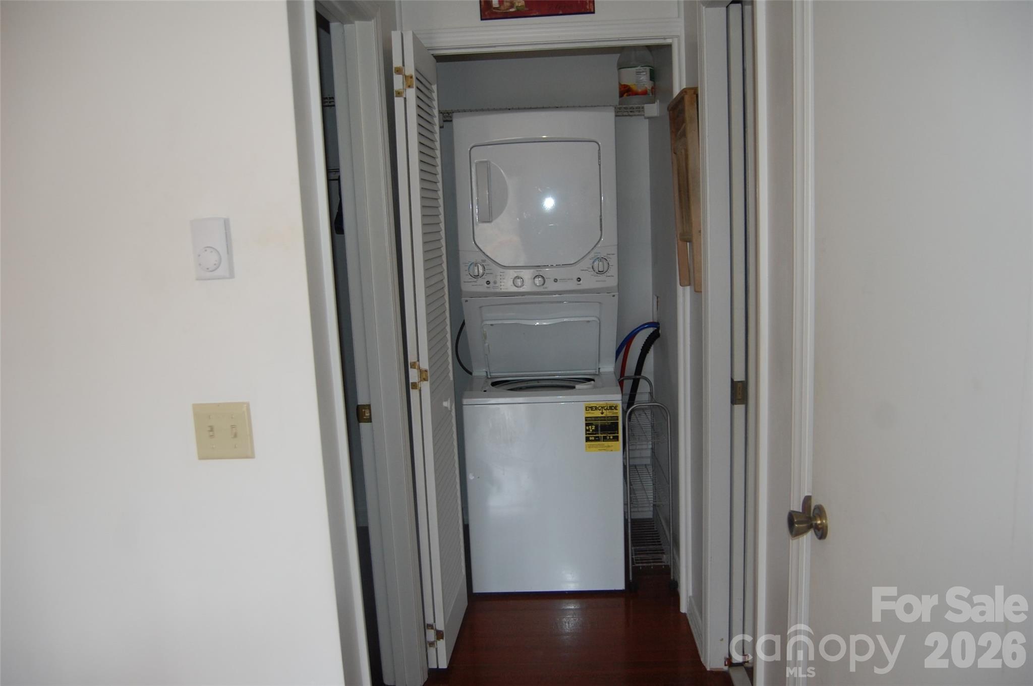 114 Lady Slipper Loop — Newland