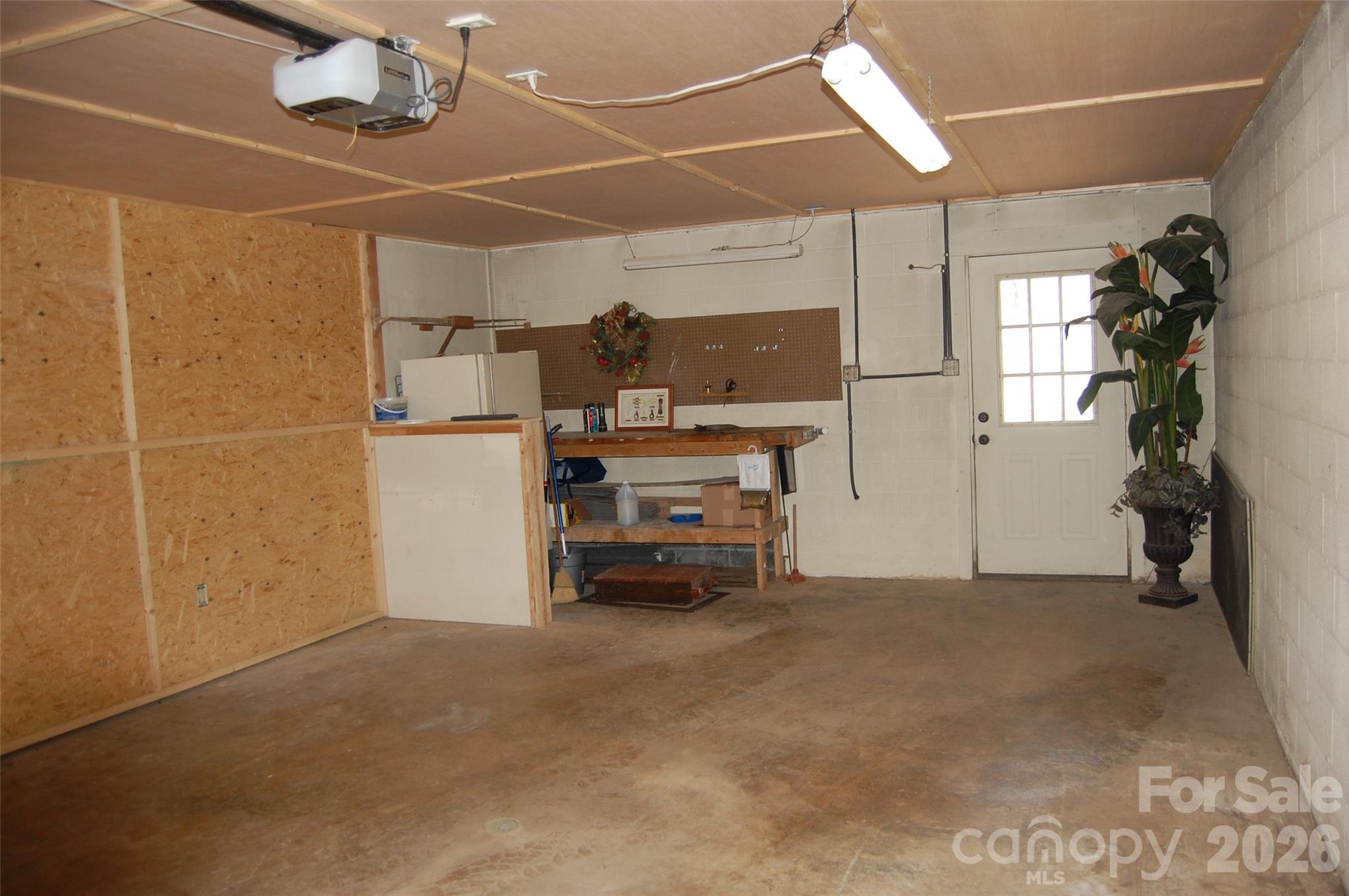 114 Lady Slipper Loop — Newland