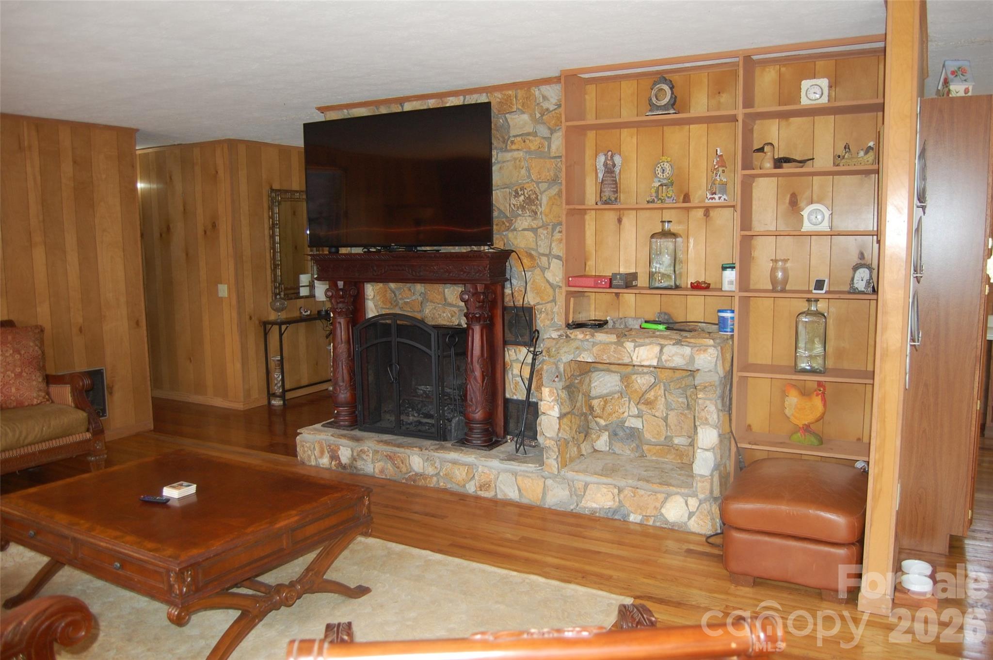 114 Lady Slipper Loop — Newland