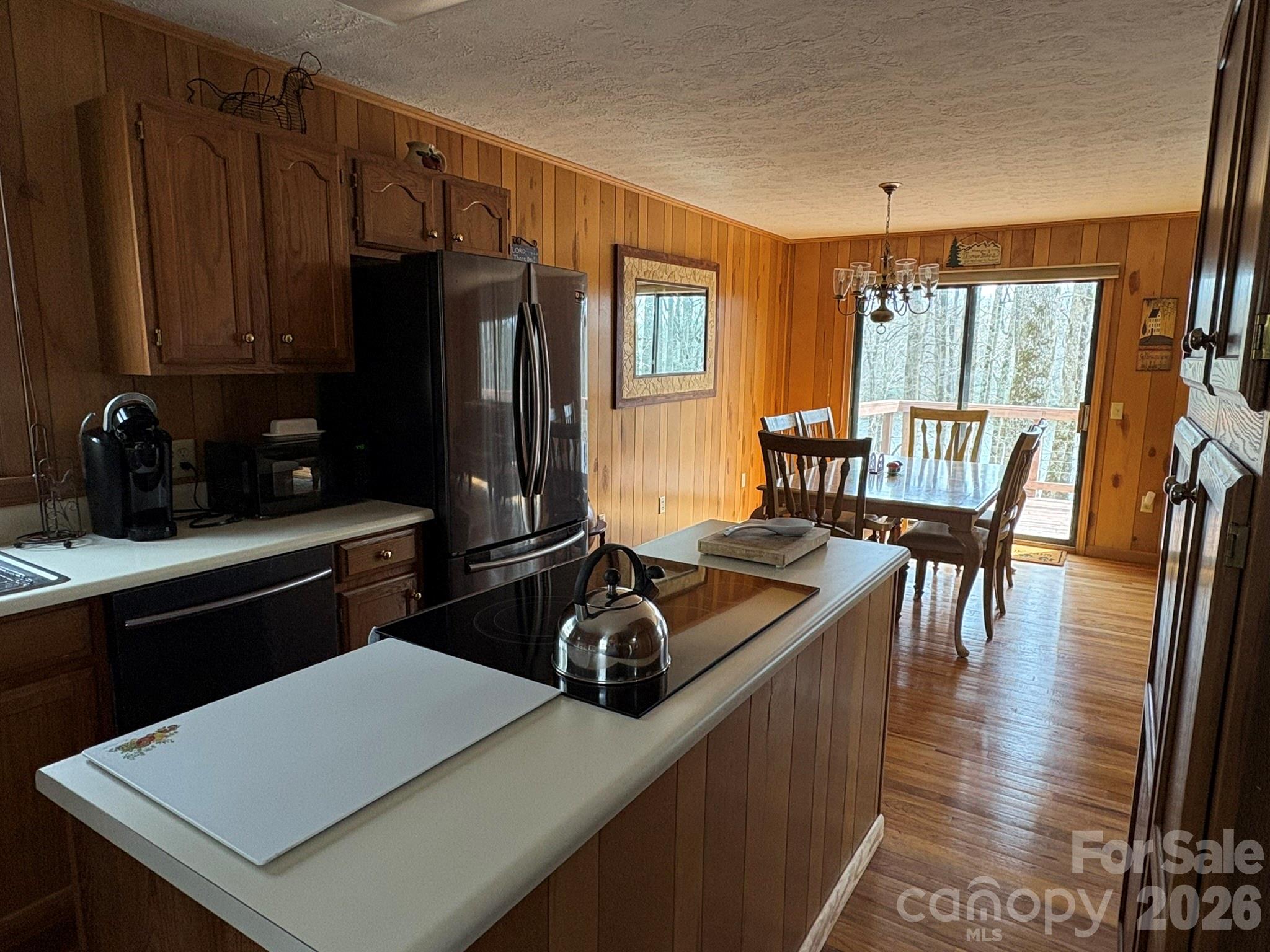 114 Lady Slipper Loop — Newland