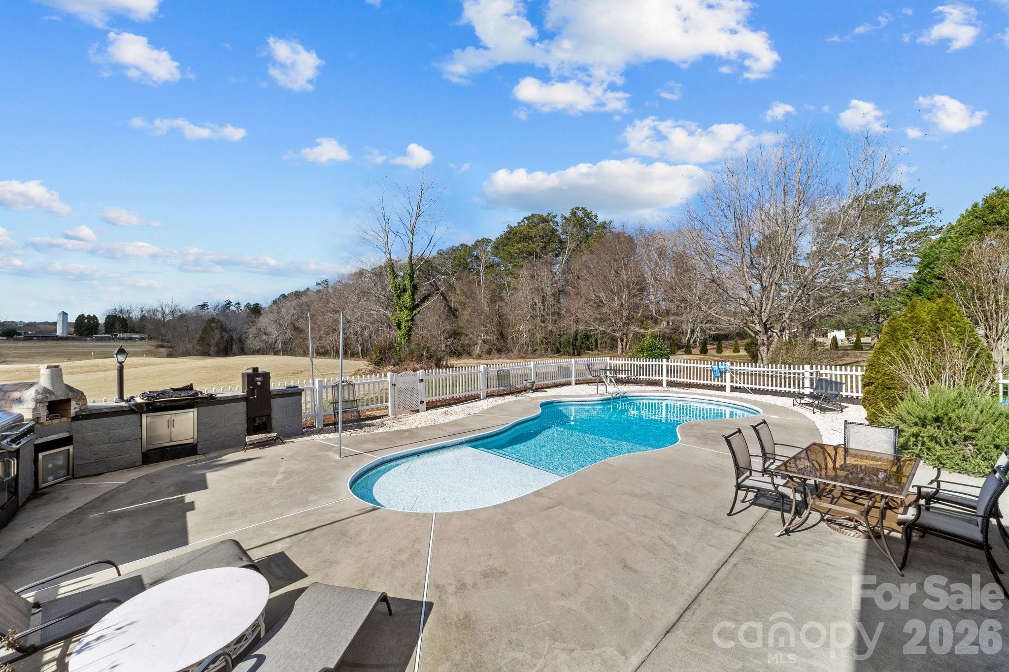 543 Muirfield Way — Salisbury