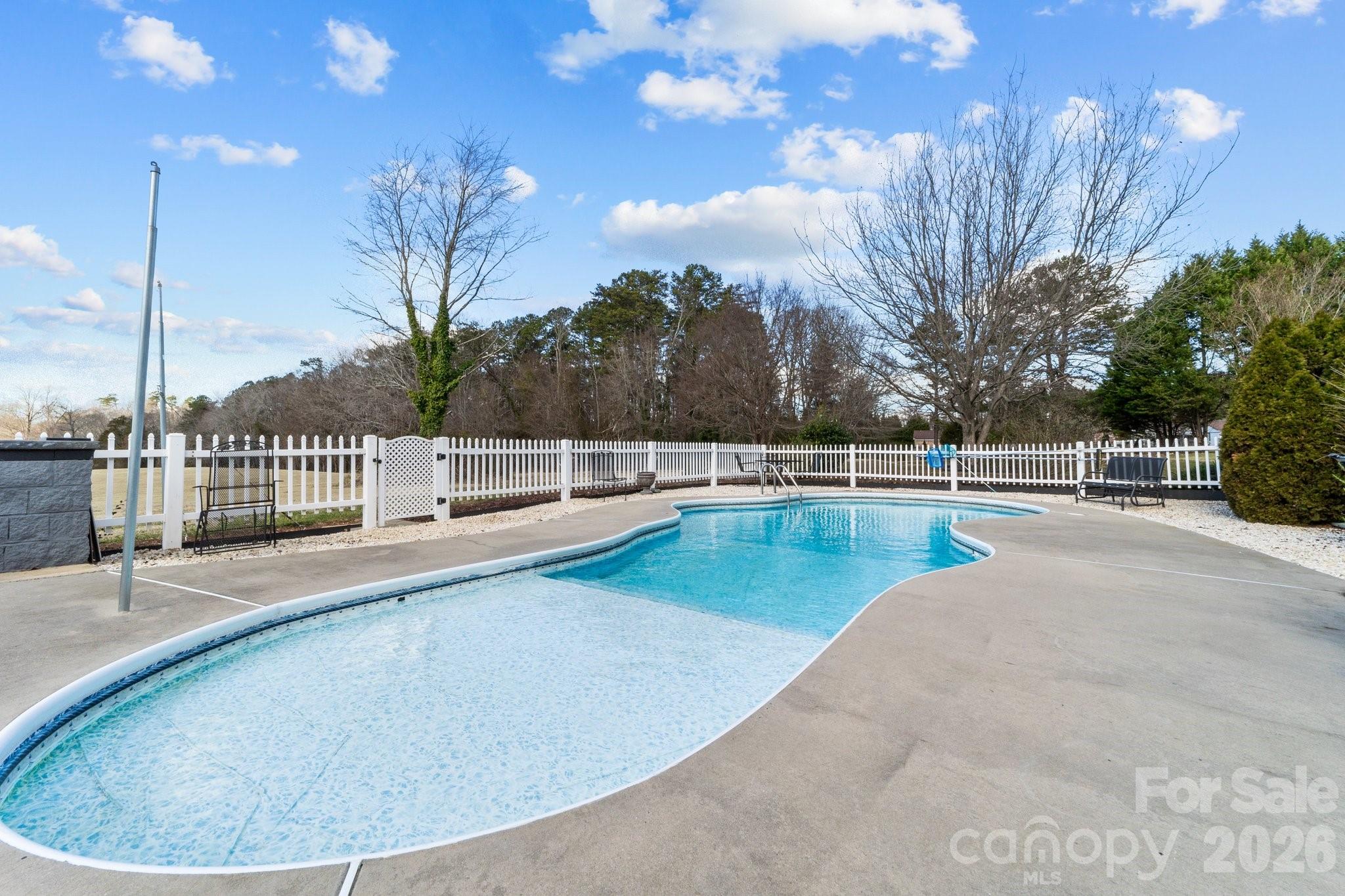 543 Muirfield Way — Salisbury