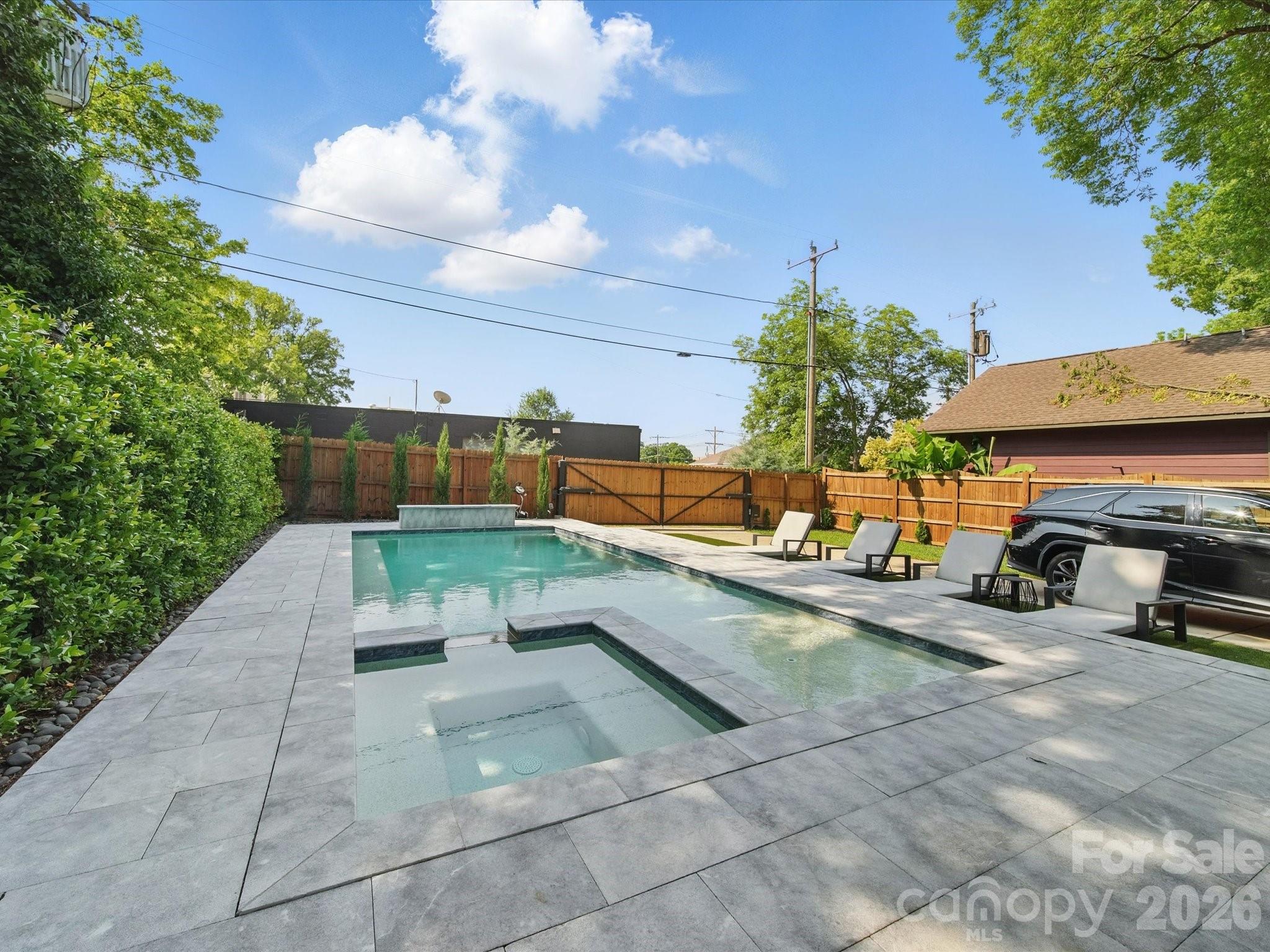 708 Cross Trail Drive — Charlotte