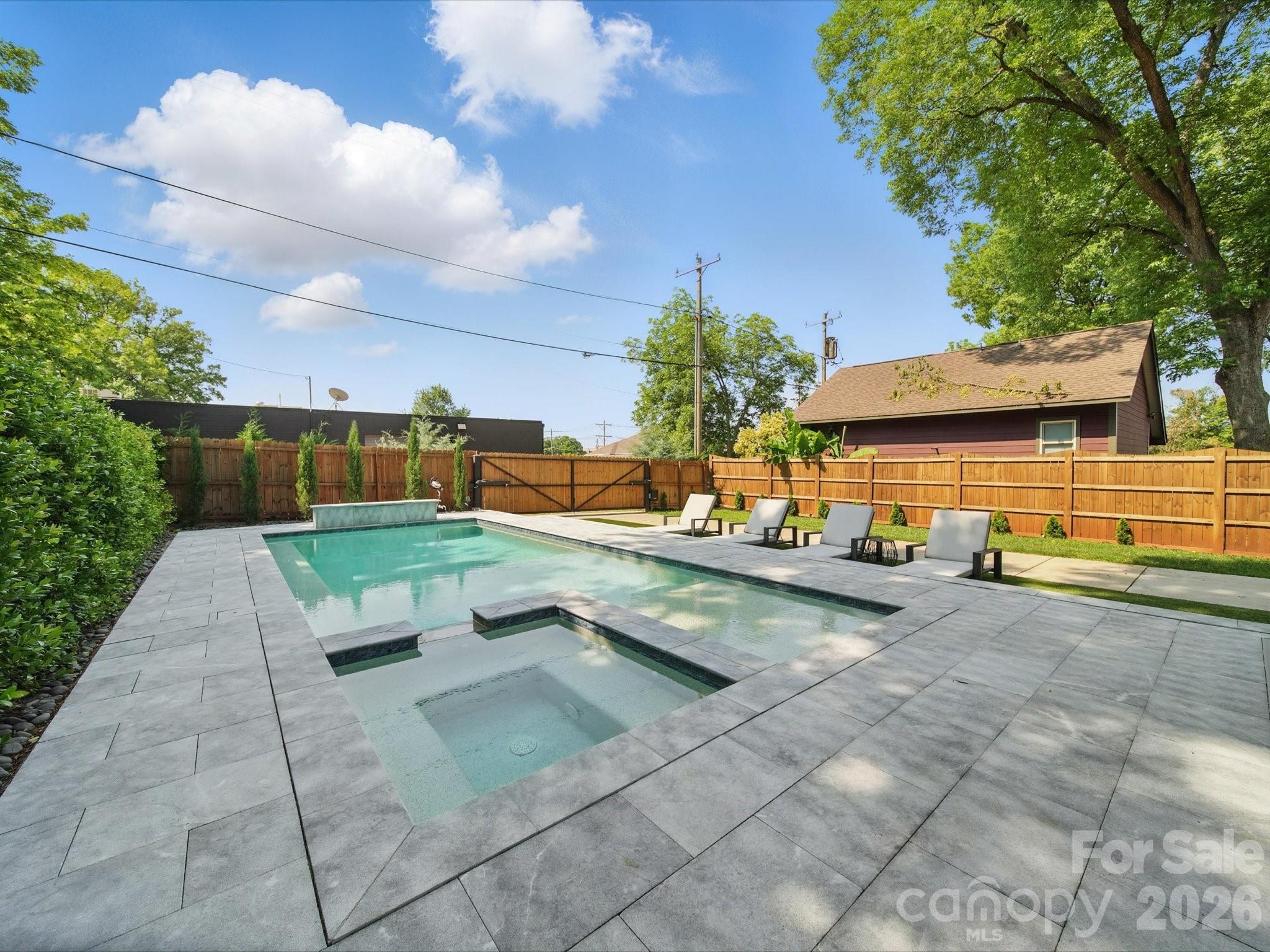 708 Cross Trail Drive — Charlotte