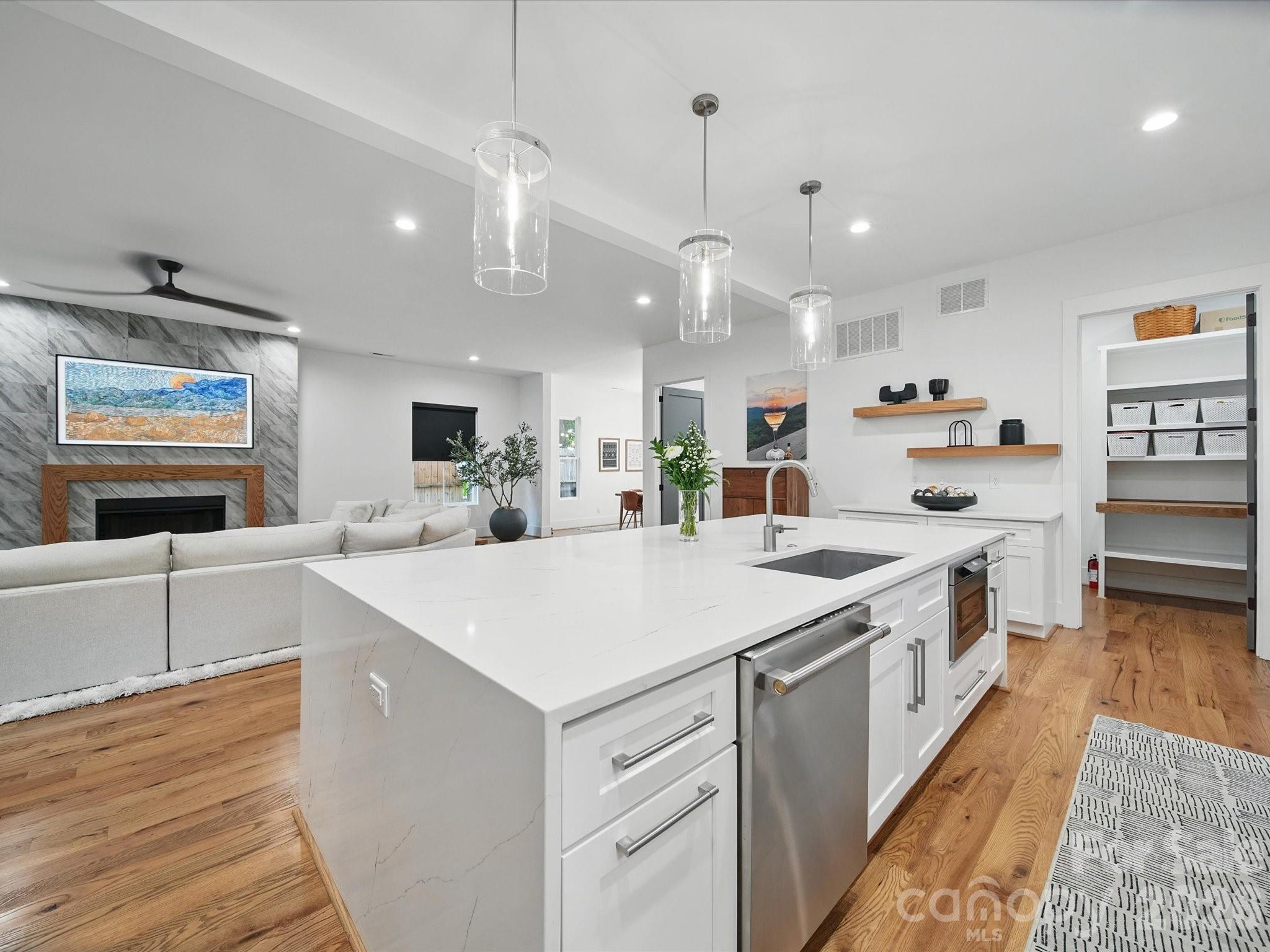 708 Cross Trail Drive — Charlotte