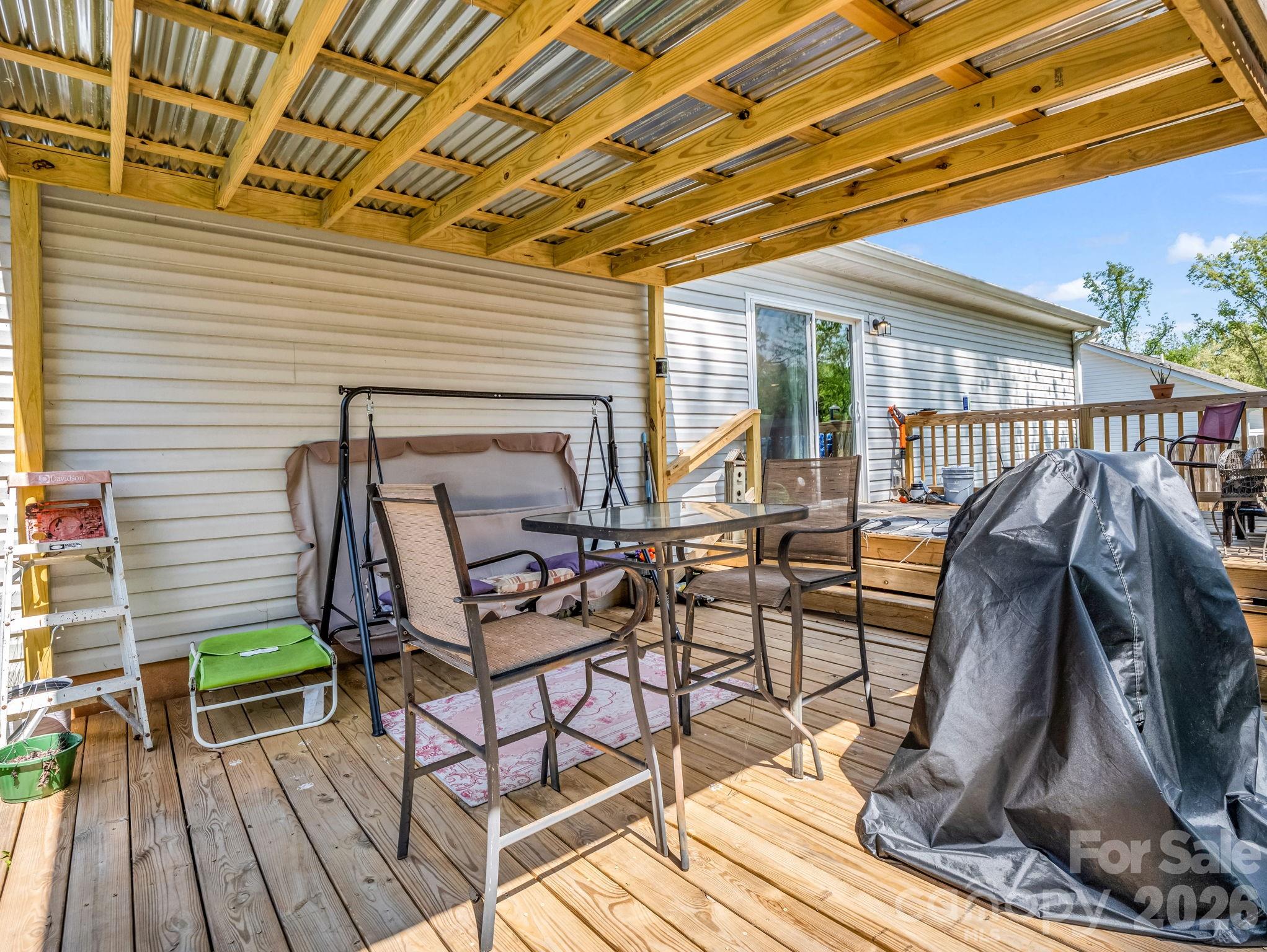 198 Parkland Drive — Forest City