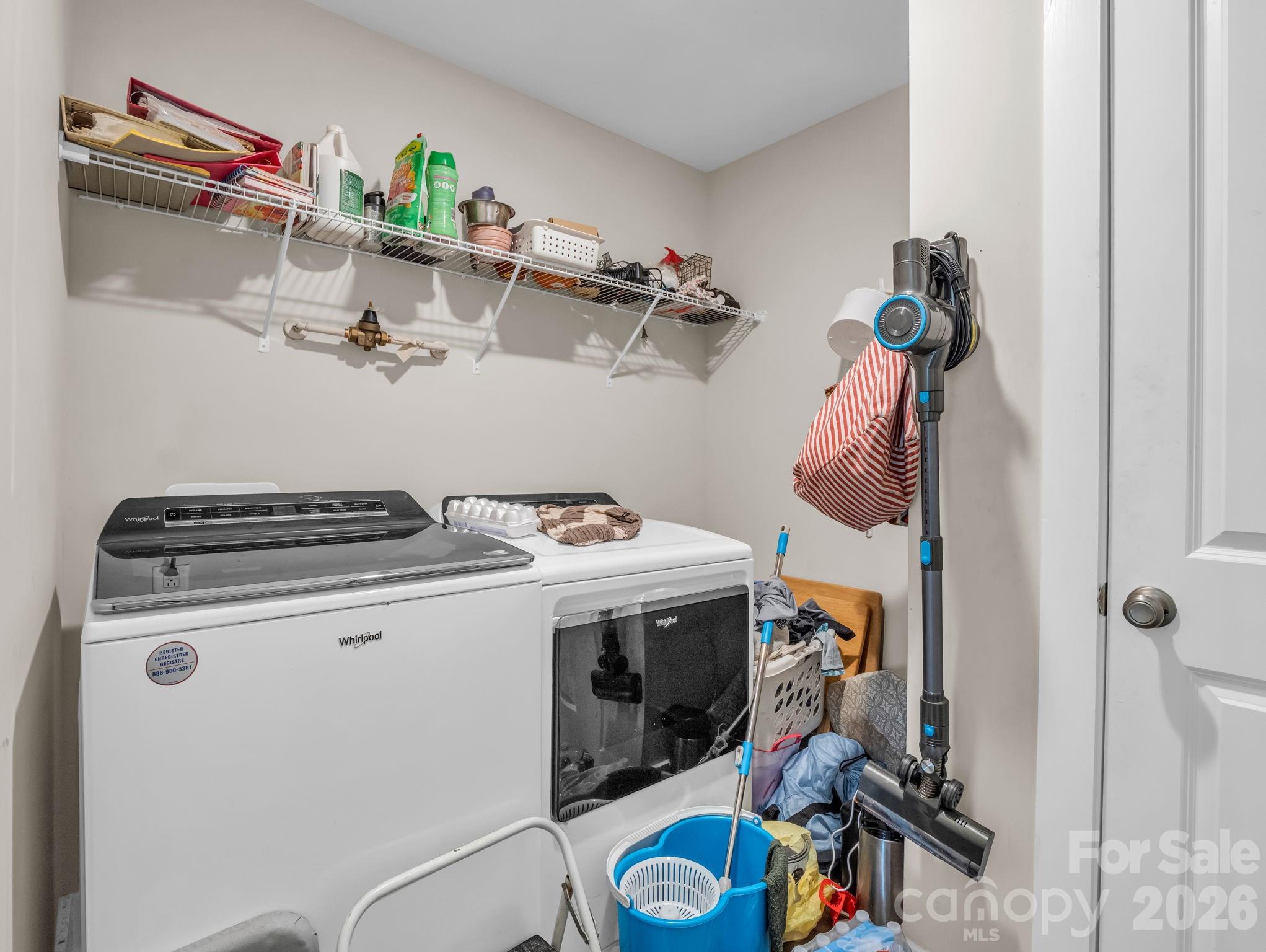 198 Parkland Drive — Forest City