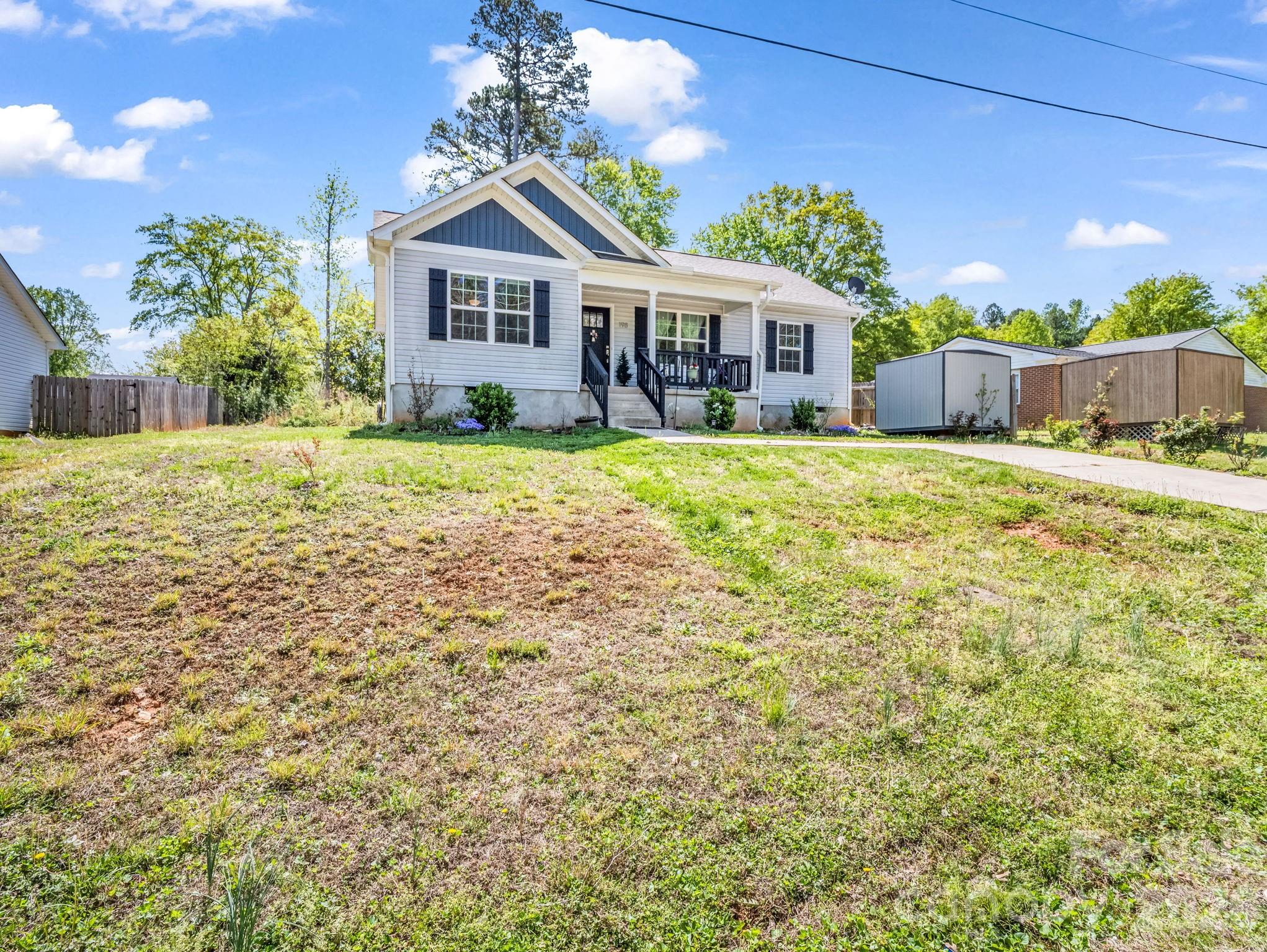 198 Parkland Drive — Forest City