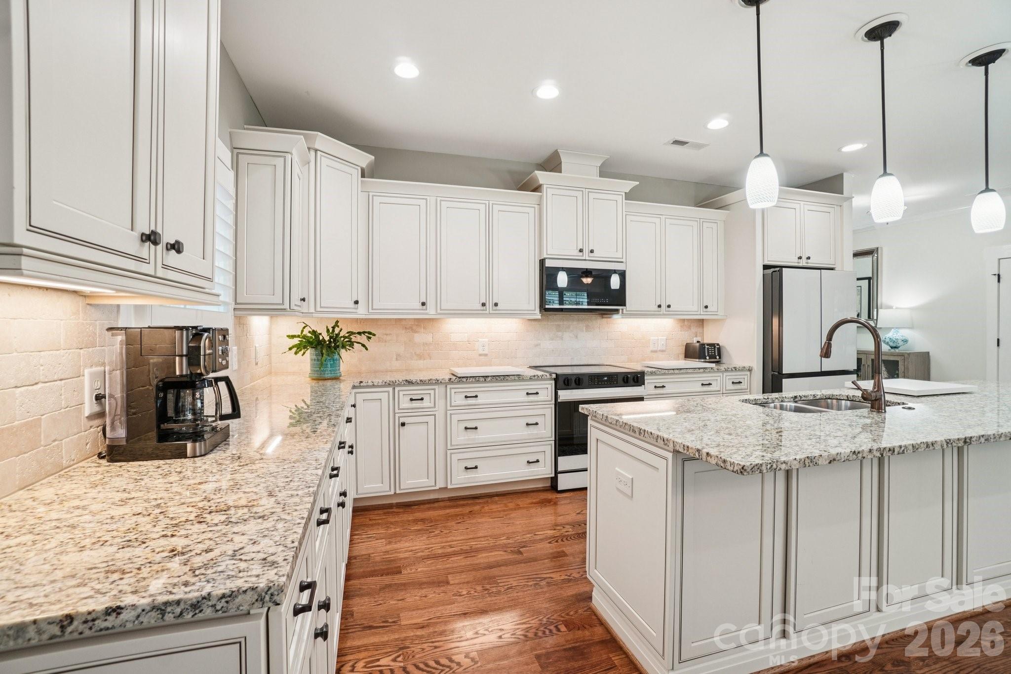 31 N Anvil Avenue — Hendersonville