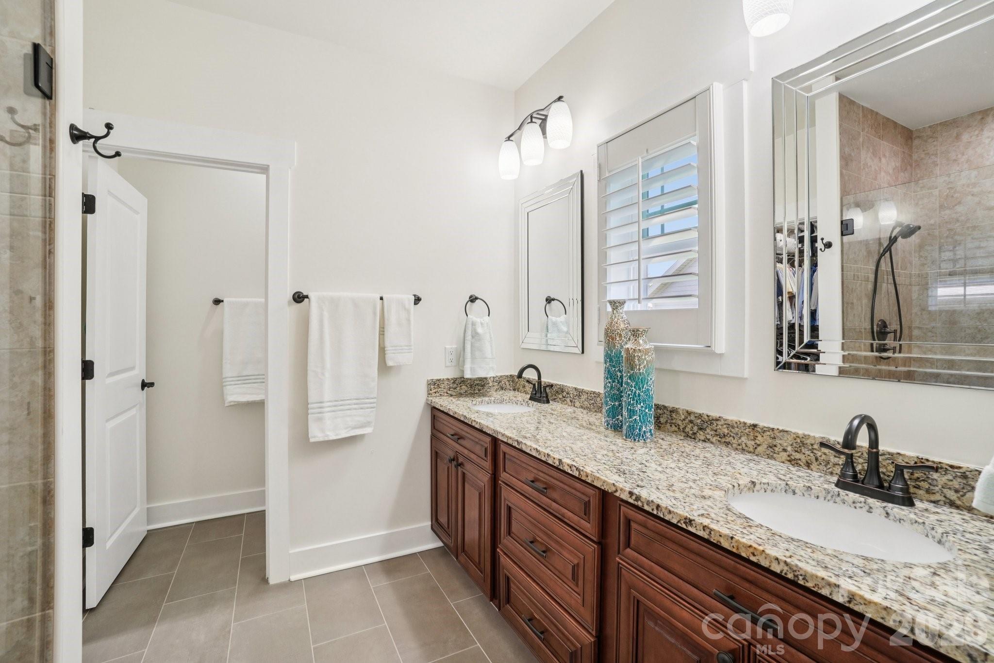 31 N Anvil Avenue — Hendersonville