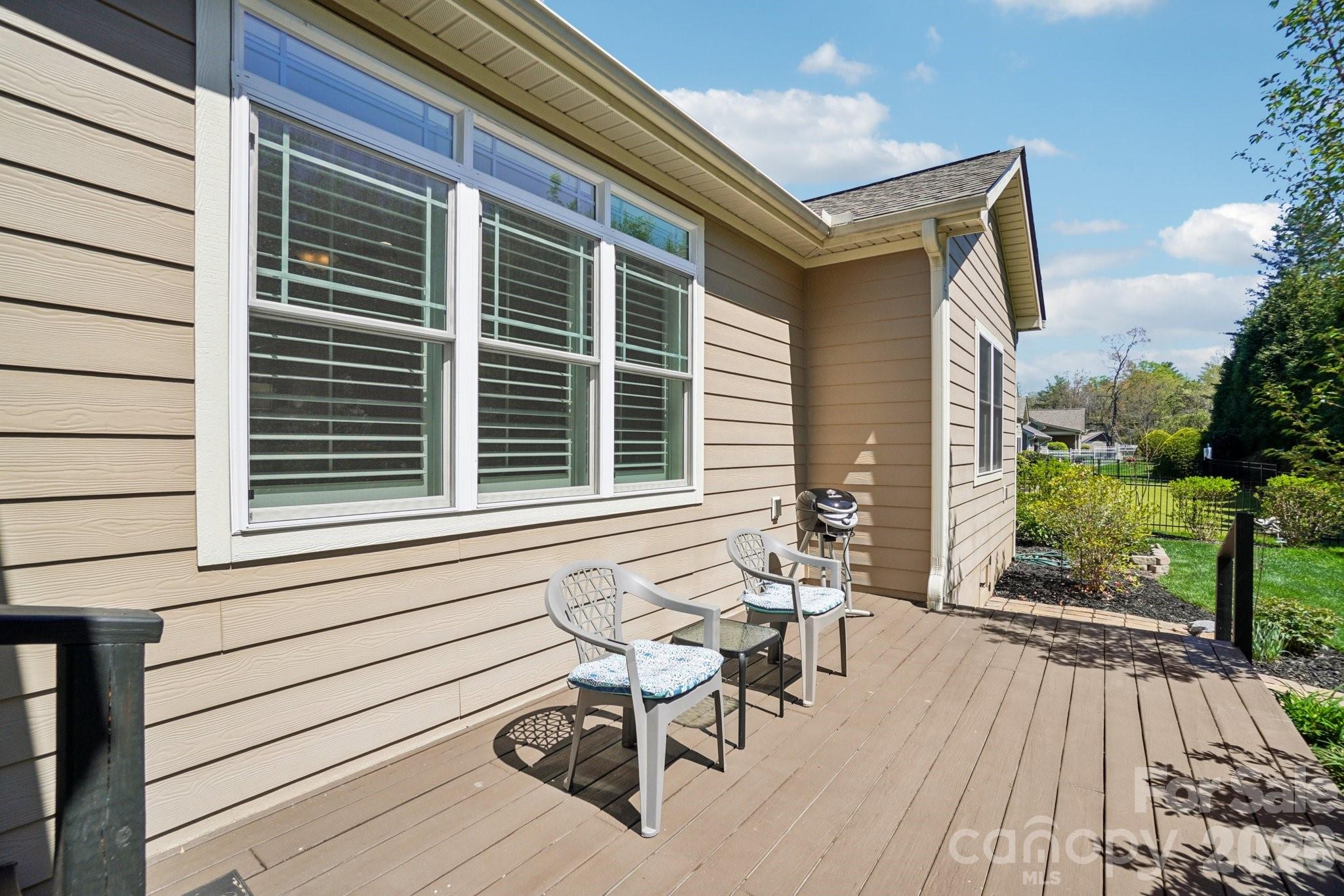 31 N Anvil Avenue — Hendersonville