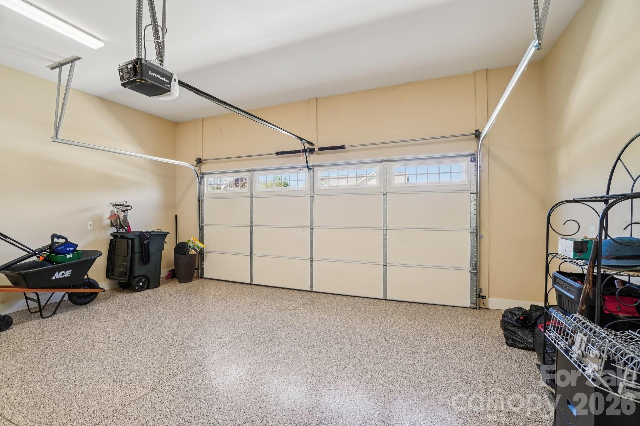 31 N Anvil Avenue — Hendersonville