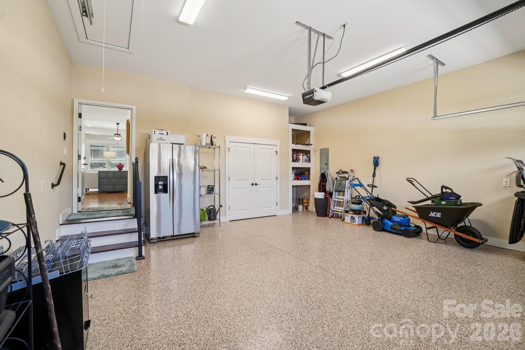 31 N Anvil Avenue — Hendersonville