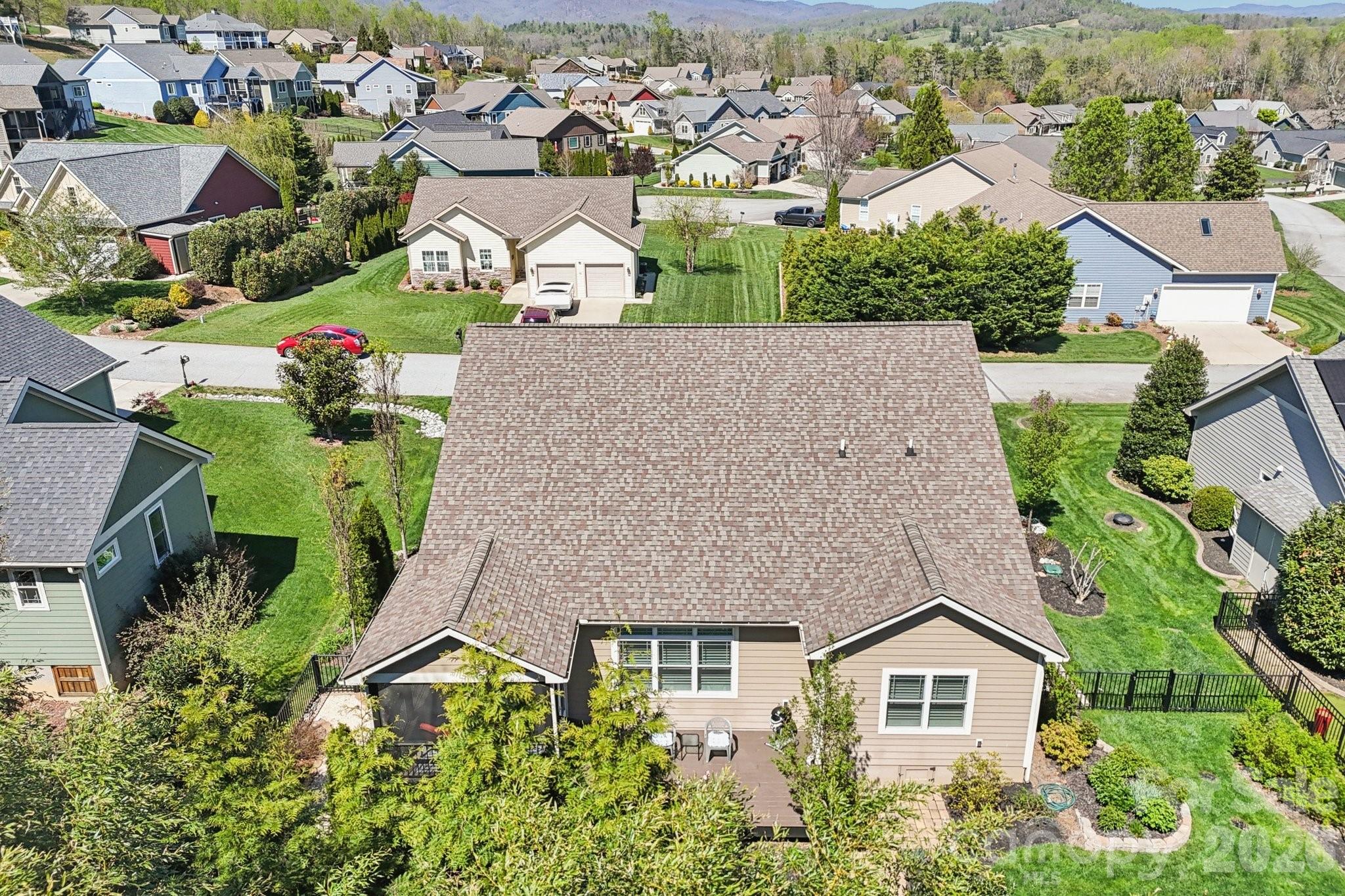 31 N Anvil Avenue — Hendersonville