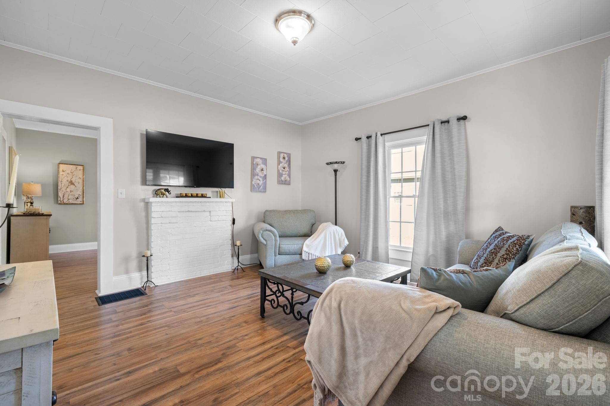 304 Garrou Avenue SE — Valdese