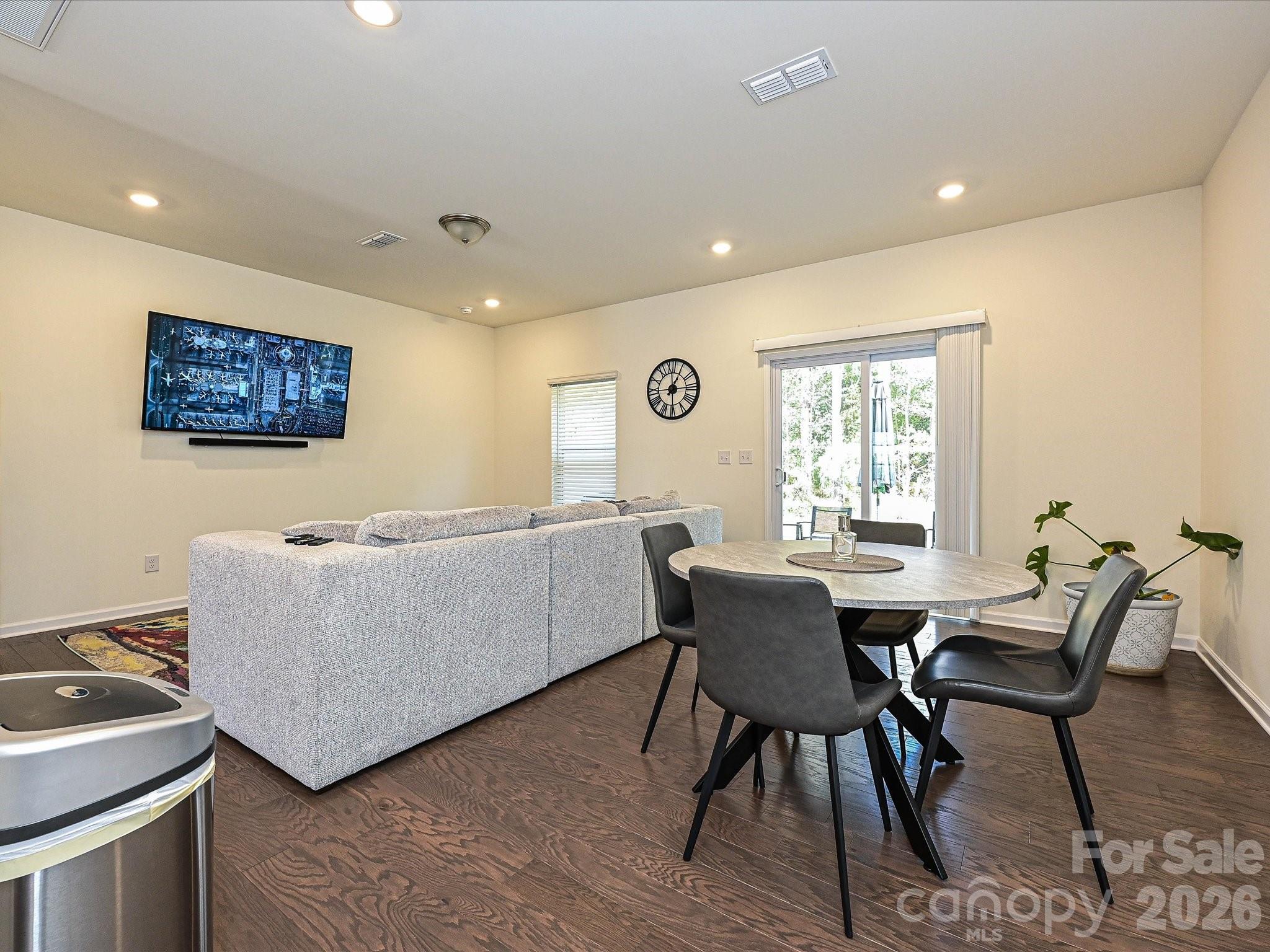 348 abington Street — Matthews