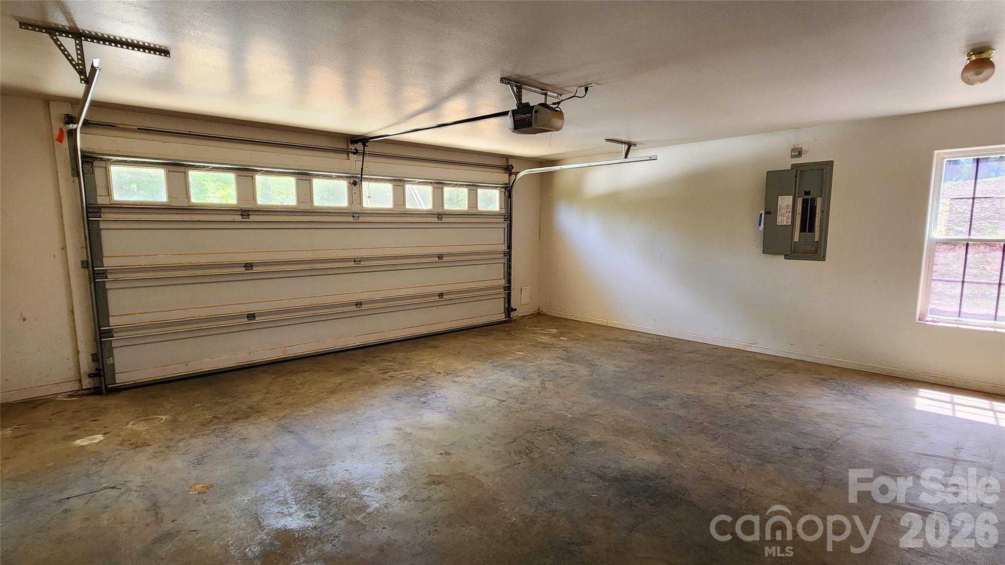 200 Park Place — Morganton