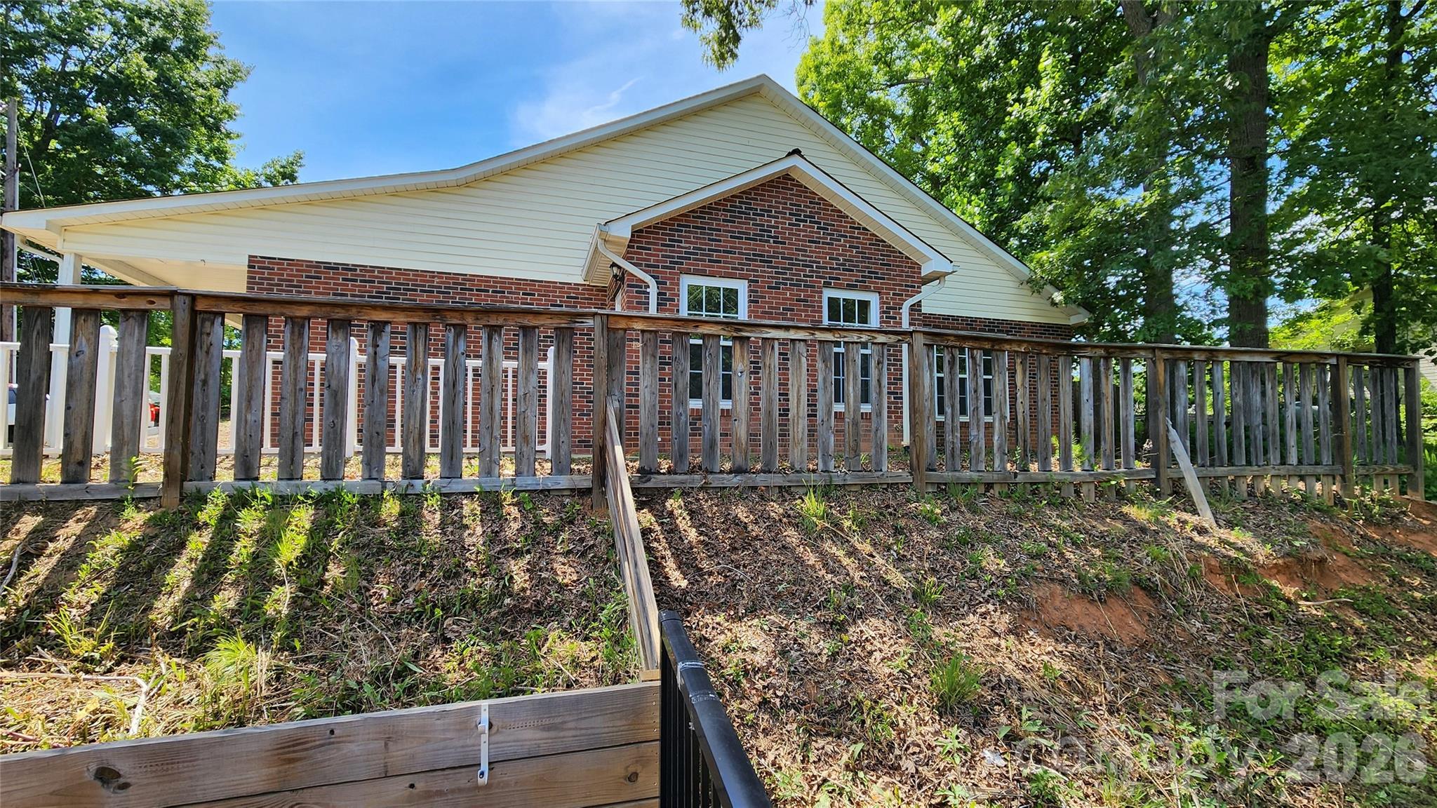200 Park Place — Morganton