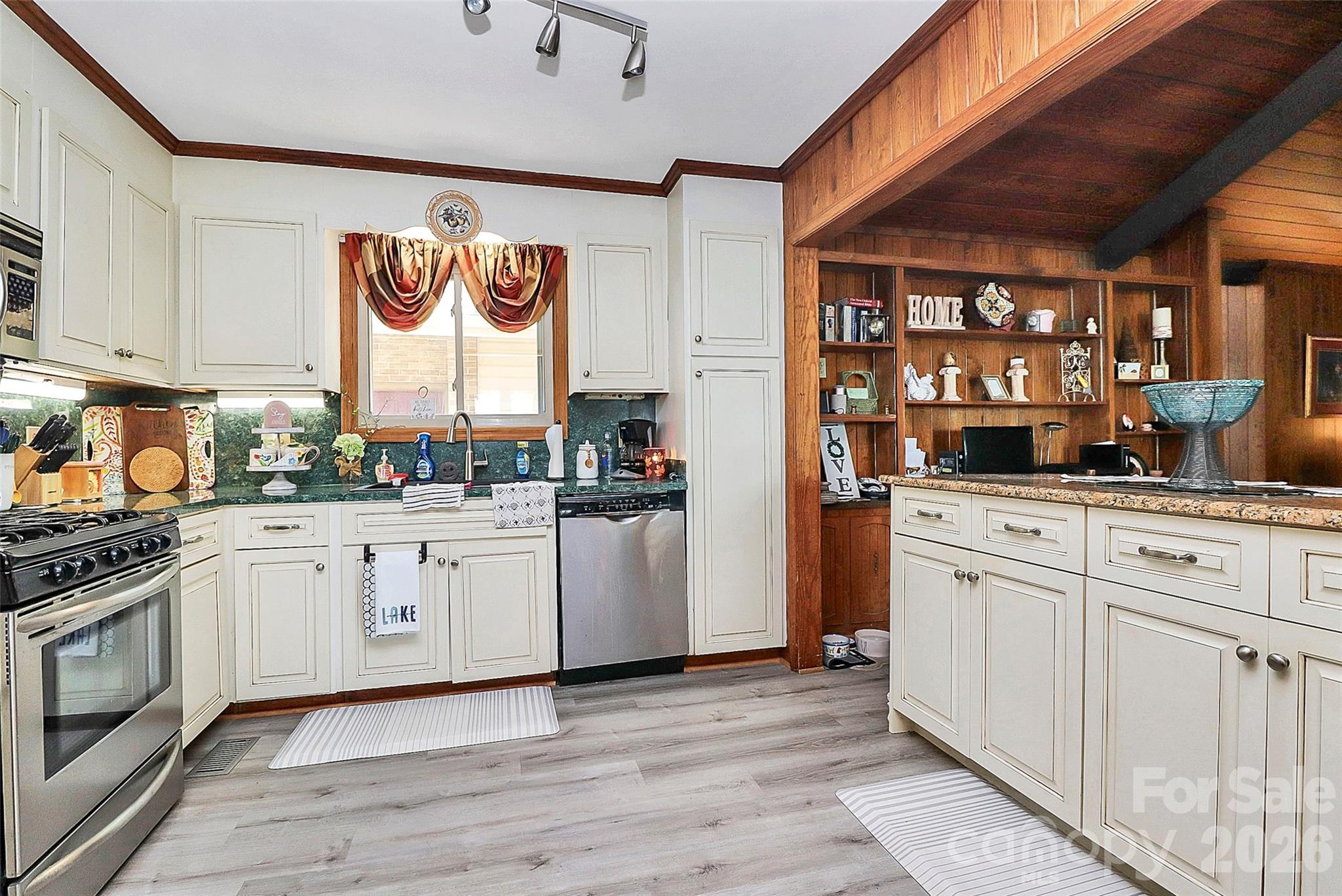 160 Quail Hollow Drive — Kings Mountain