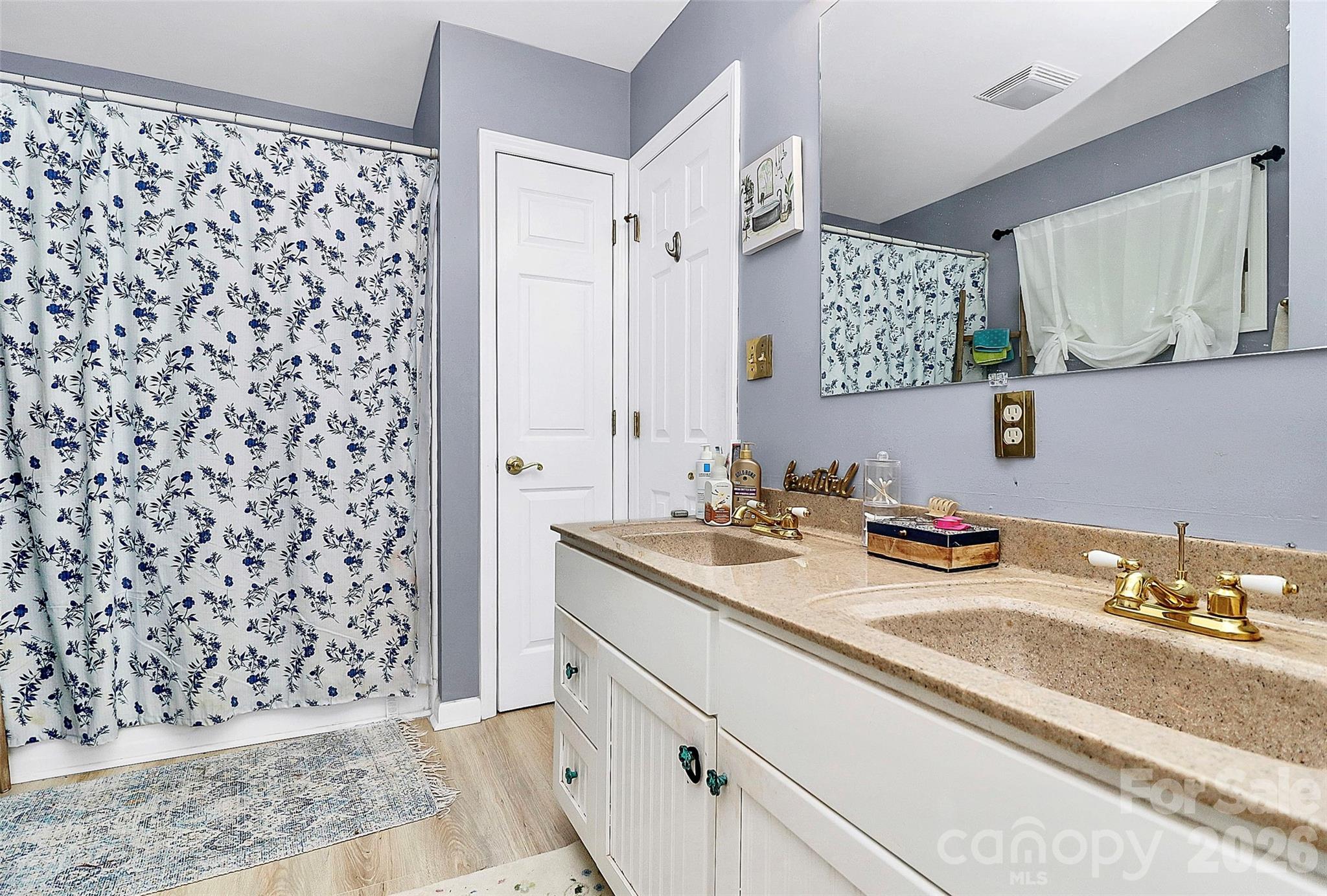 160 Quail Hollow Drive — Kings Mountain
