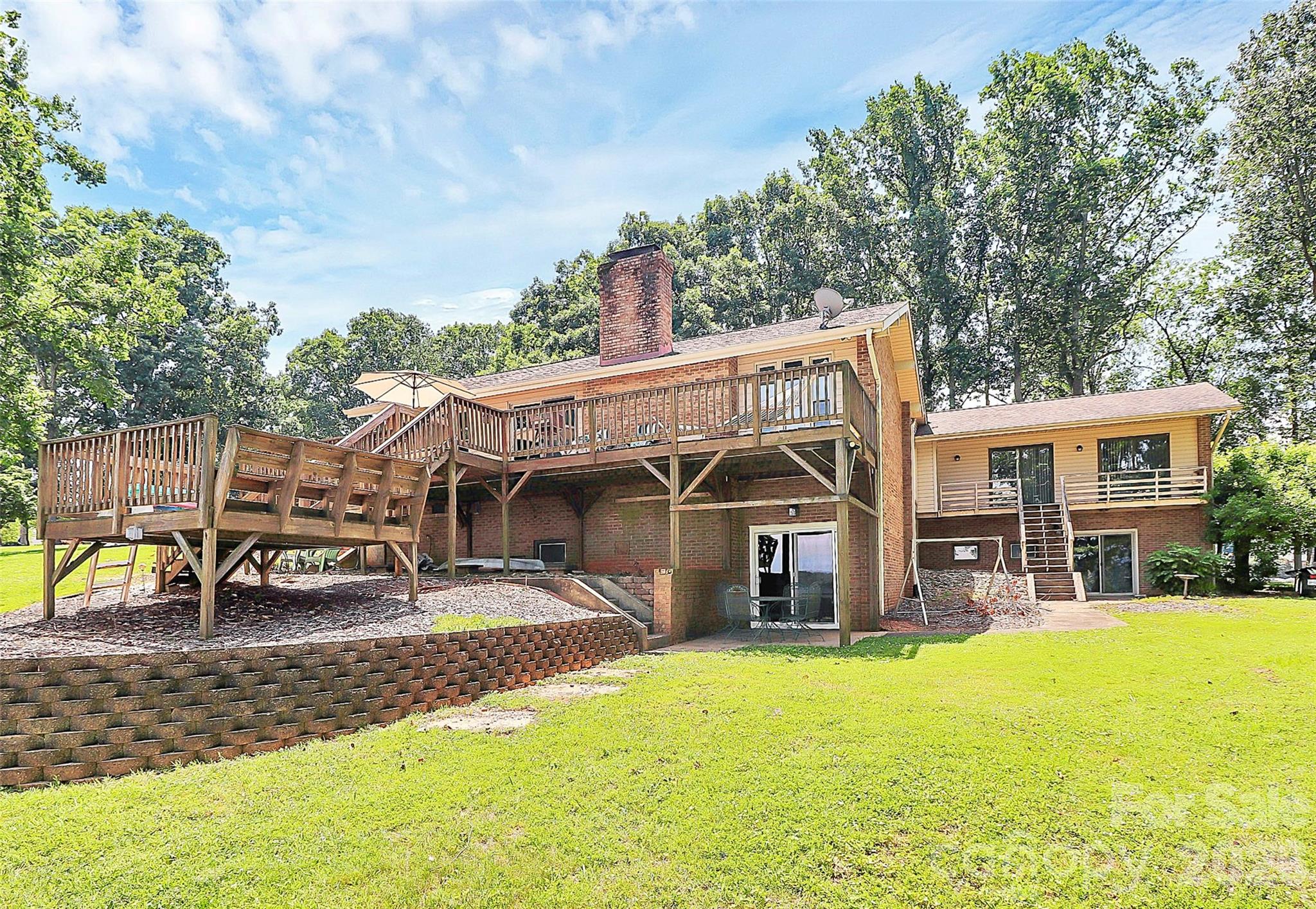 160 Quail Hollow Drive — Kings Mountain