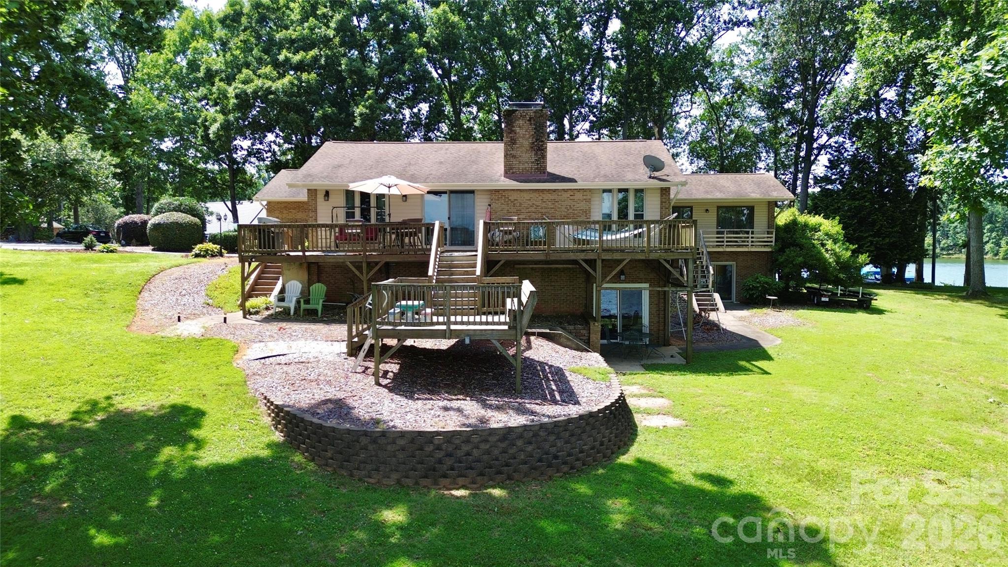 160 Quail Hollow Drive — Kings Mountain