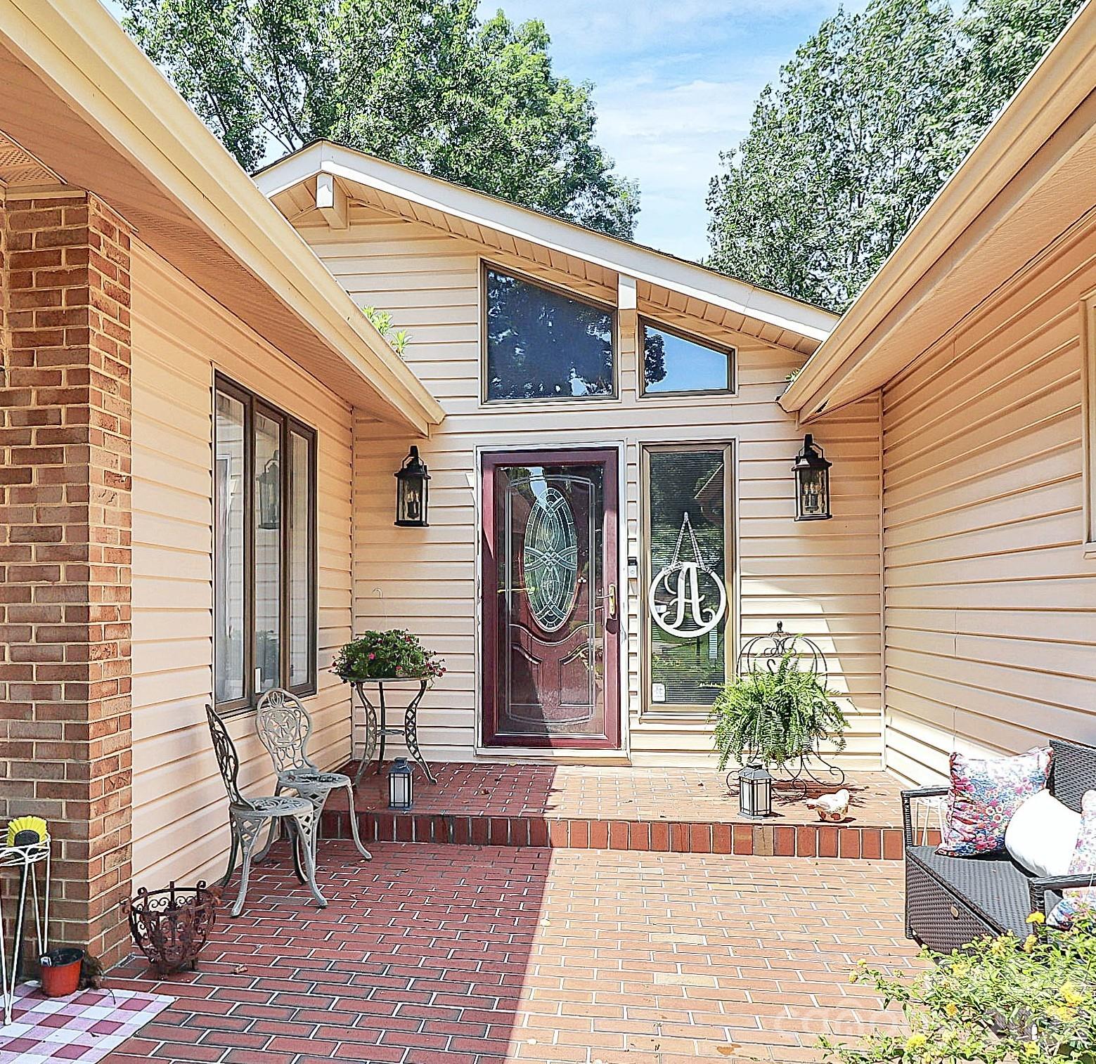160 Quail Hollow Drive — Kings Mountain