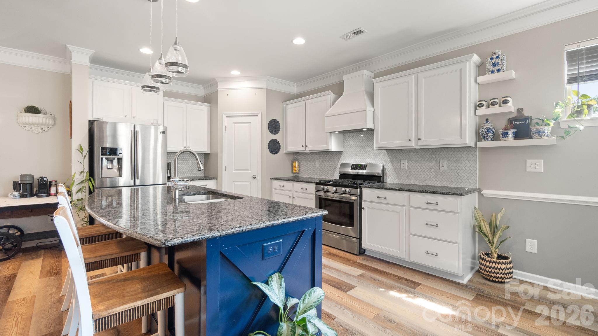4708 Summerside Drive — Clover