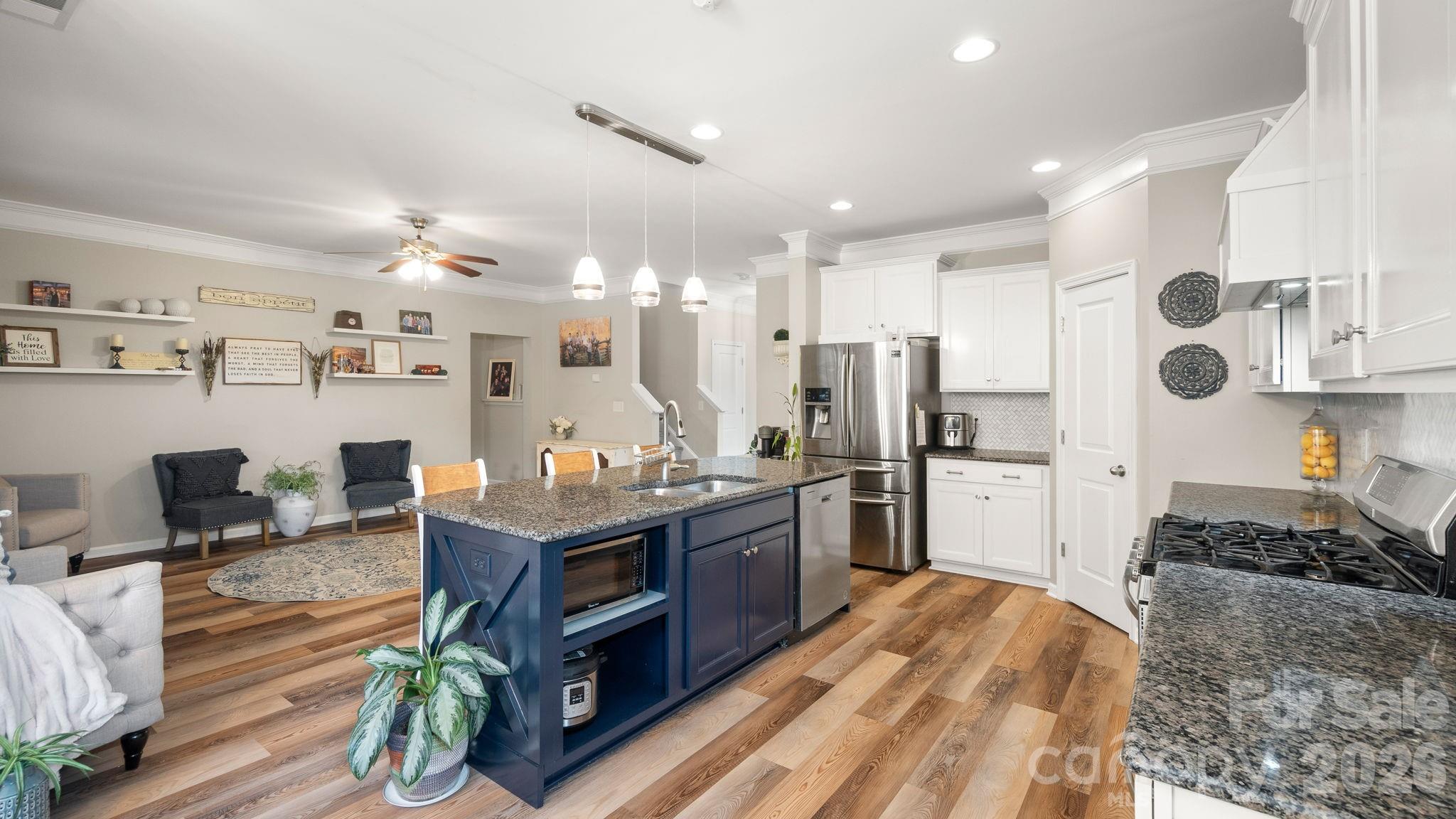 4708 Summerside Drive — Clover