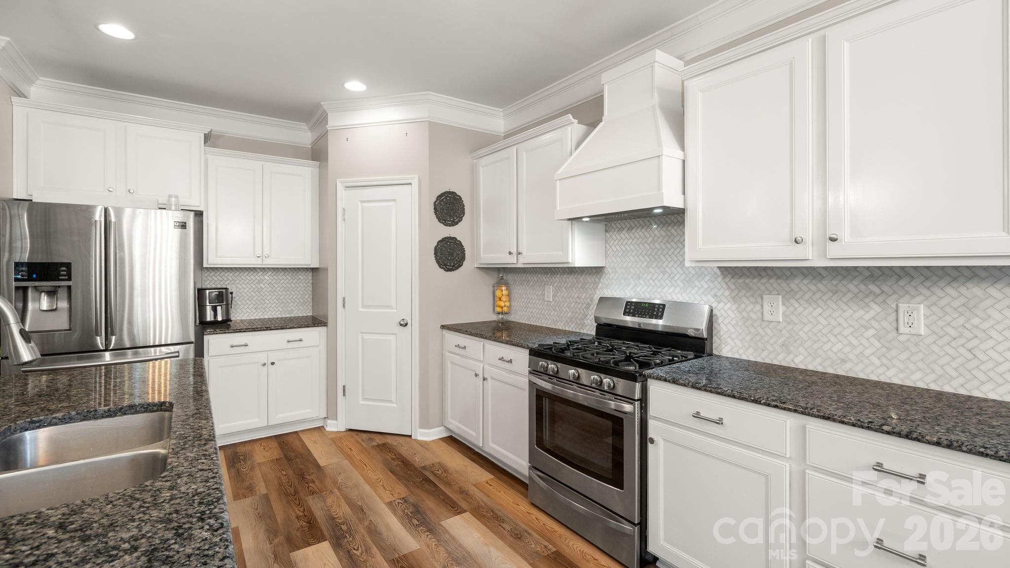 4708 Summerside Drive — Clover