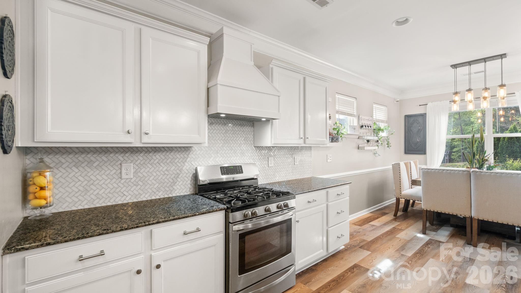 4708 Summerside Drive — Clover