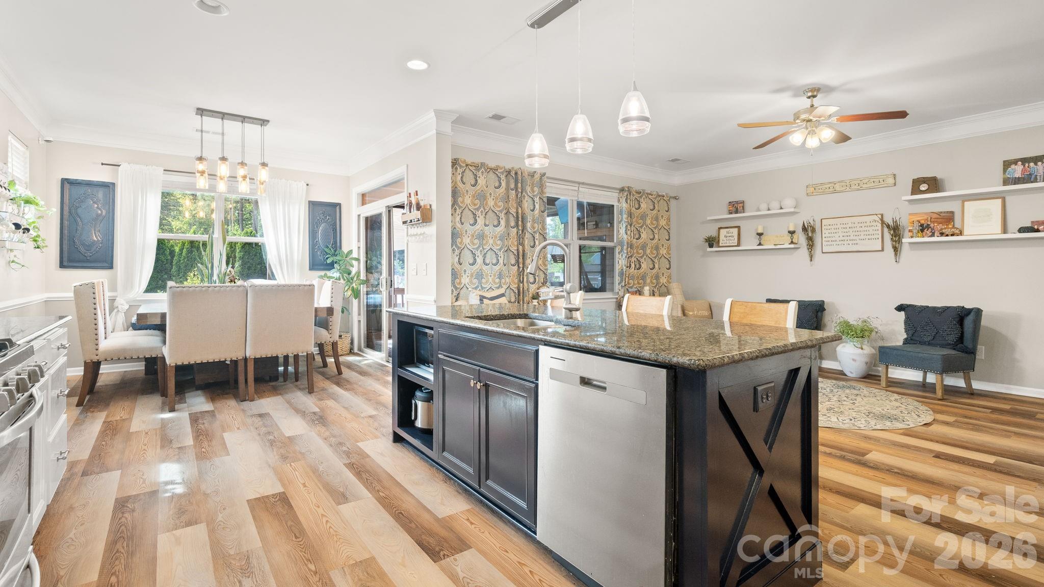 4708 Summerside Drive — Clover