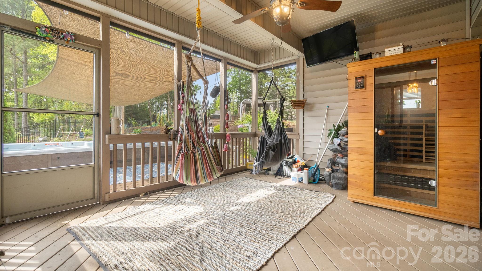 4708 Summerside Drive — Clover